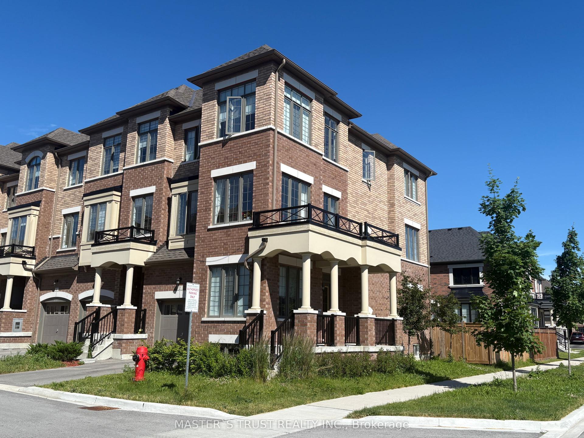 2 Hallmark Way, Whitby — Townhouse for lease, photo 1