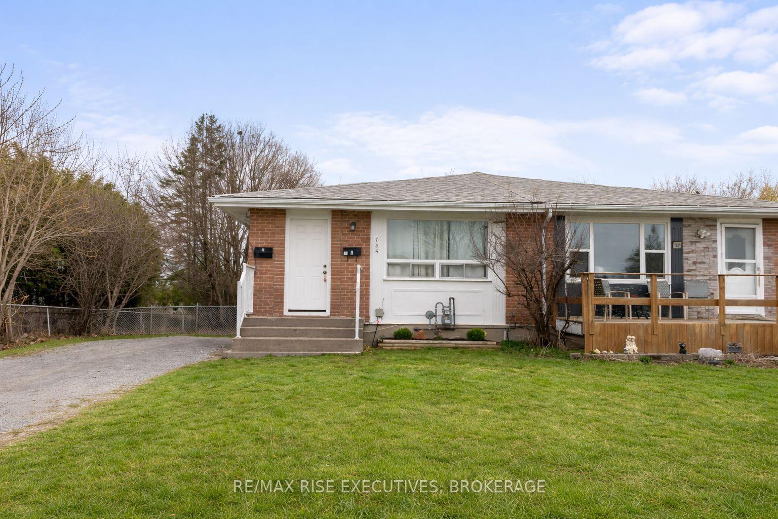 744 Selkirk Road — photo 1