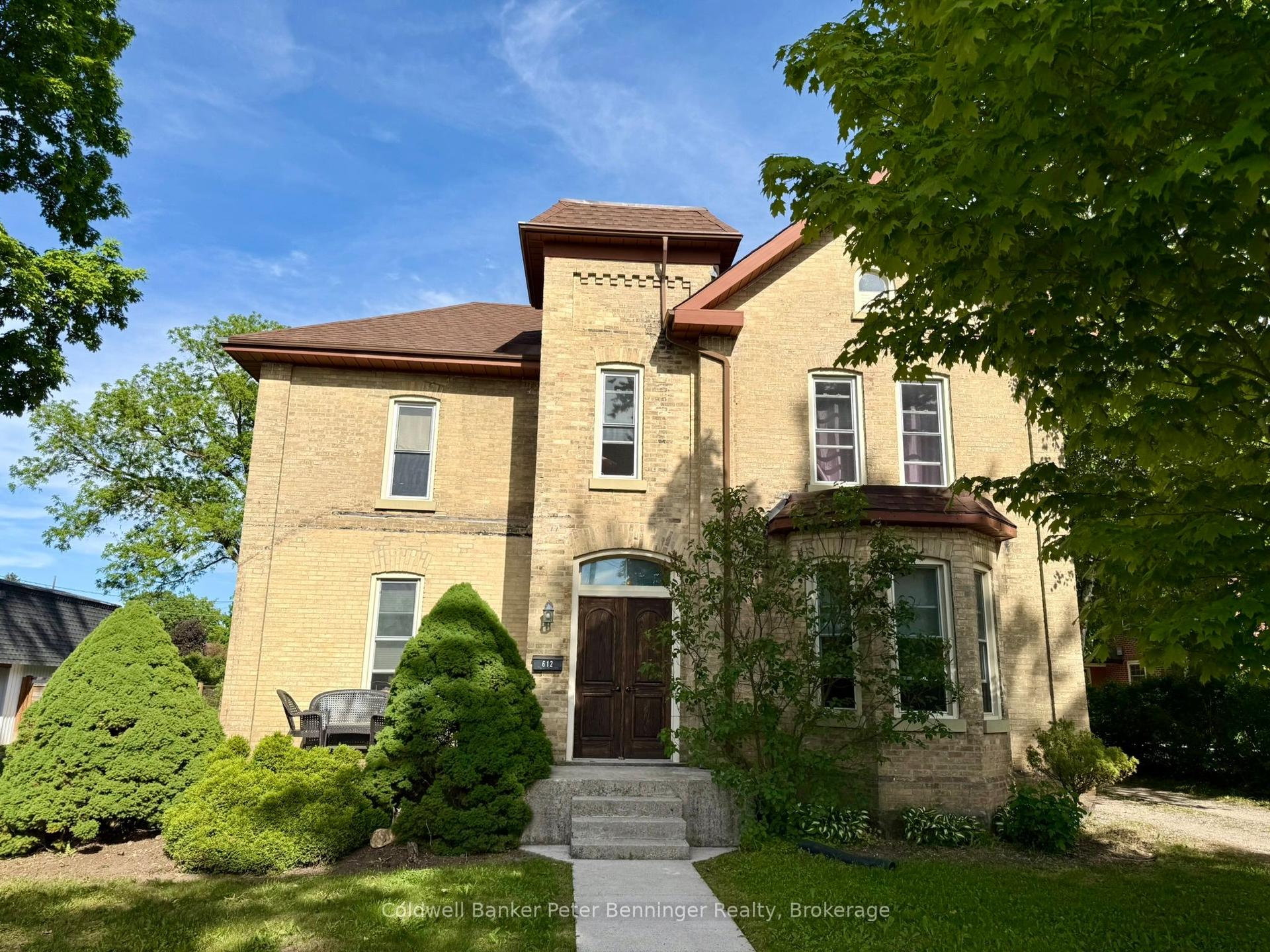 612 Colborne Street — photo 1