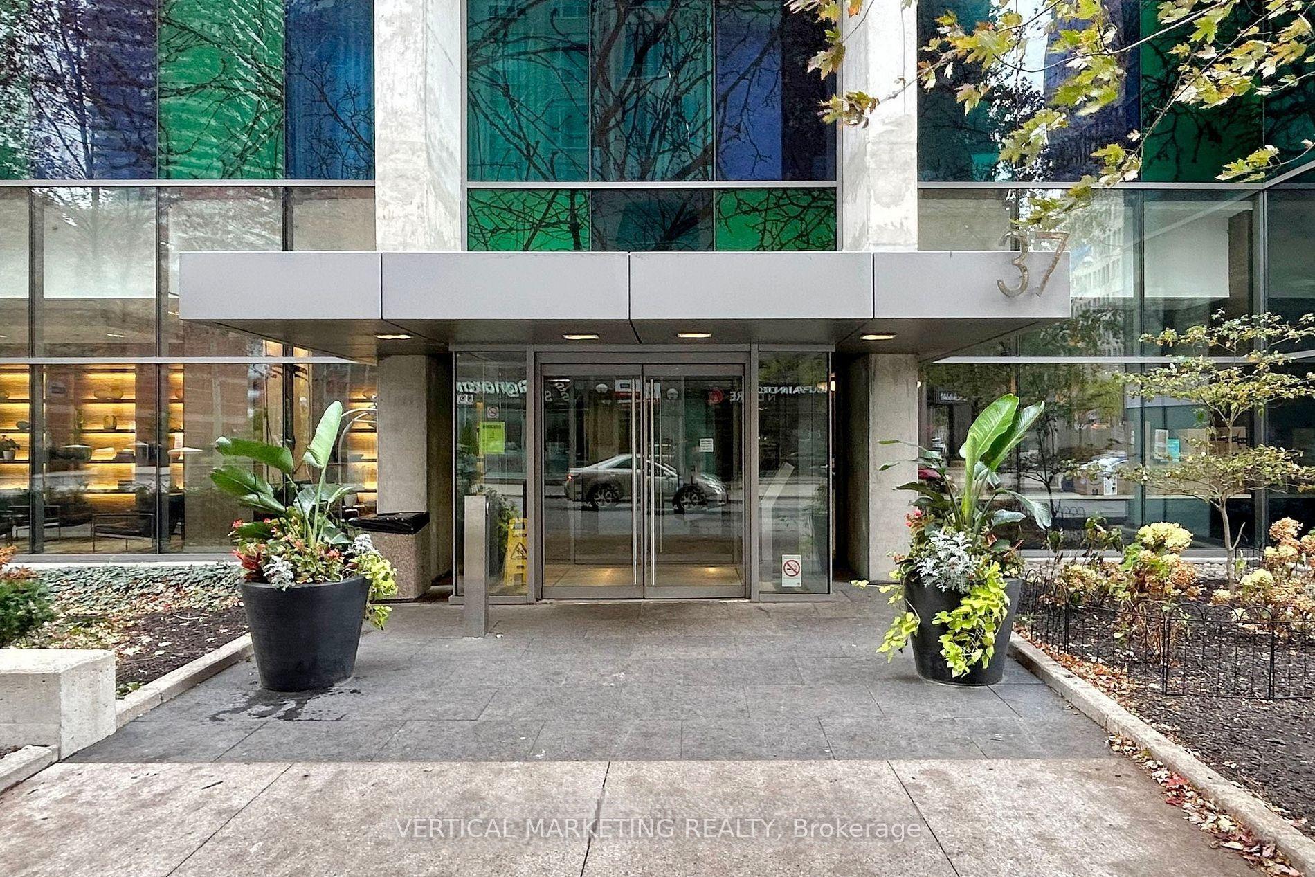37 Grosvenor Street 2010 #2010 — photo 1