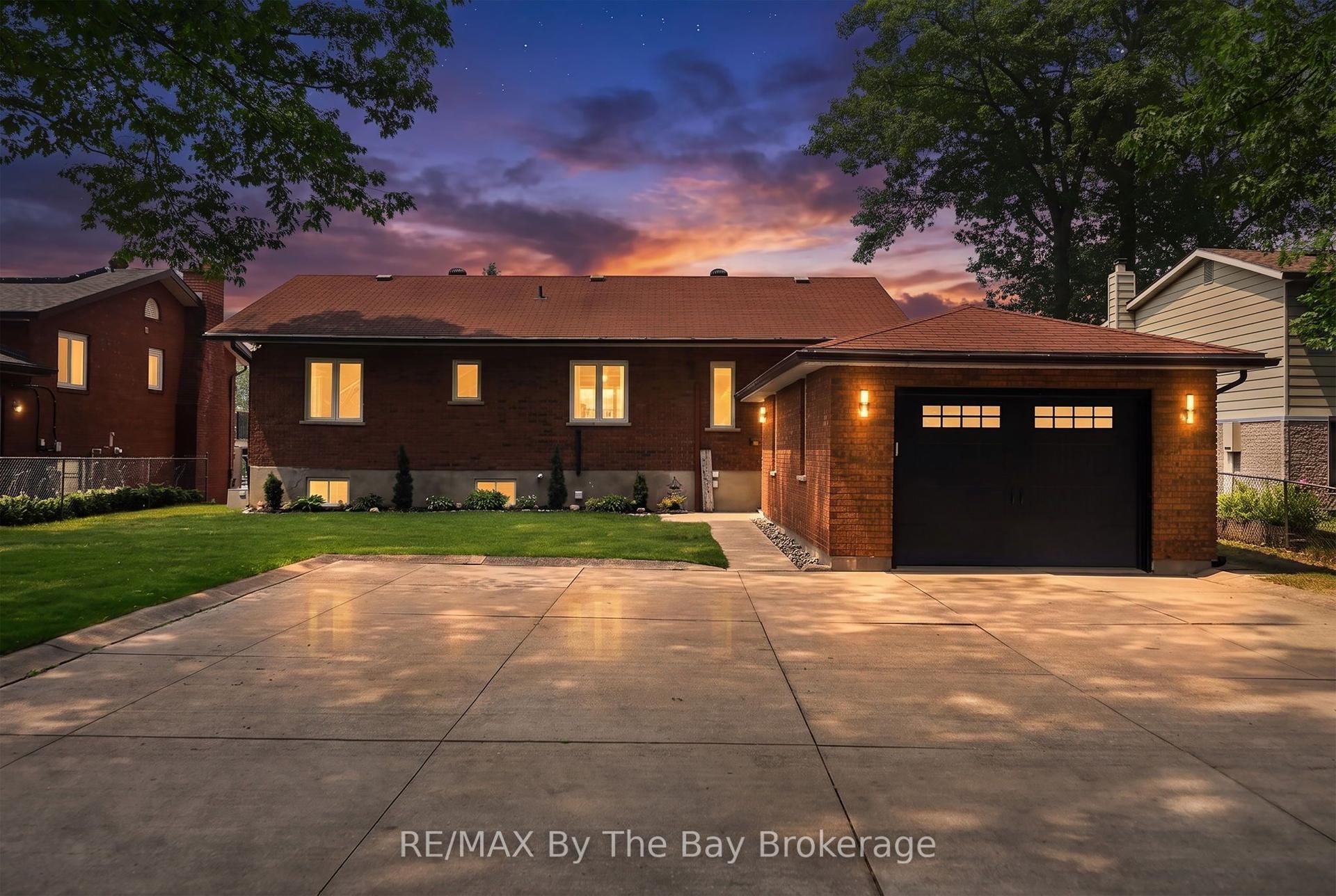 1434 RIVER Road W, Wasaga Beach — Detached for sale, photo 1