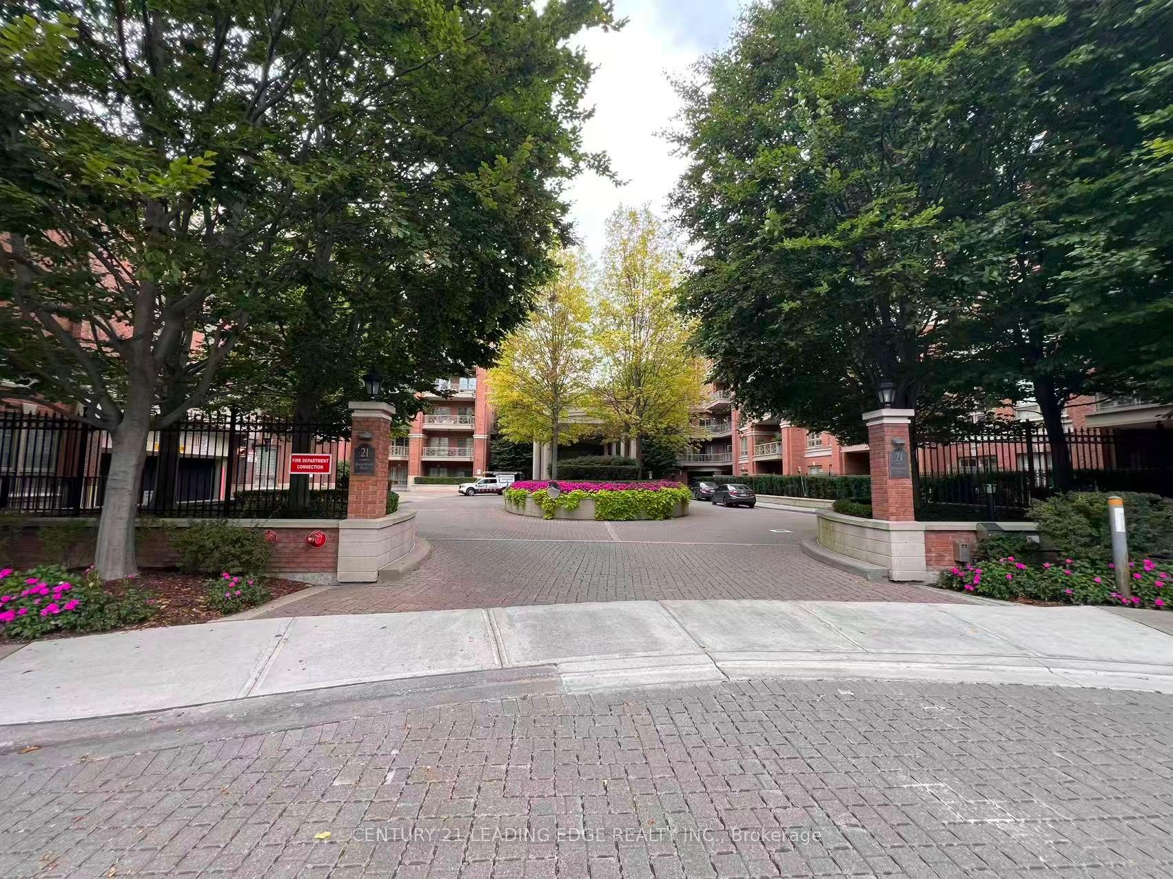 21 Burkebrook Place 612 #612, Toronto — Condo for lease, photo 1