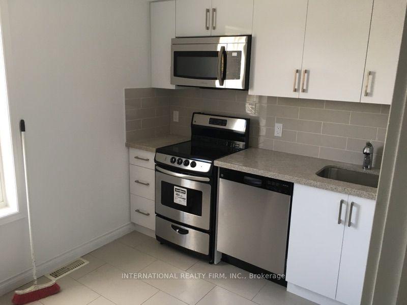 161 Montrose Avenue Unit 2 #Unit 2, Toronto — Semi-Detached for lease, photo 1