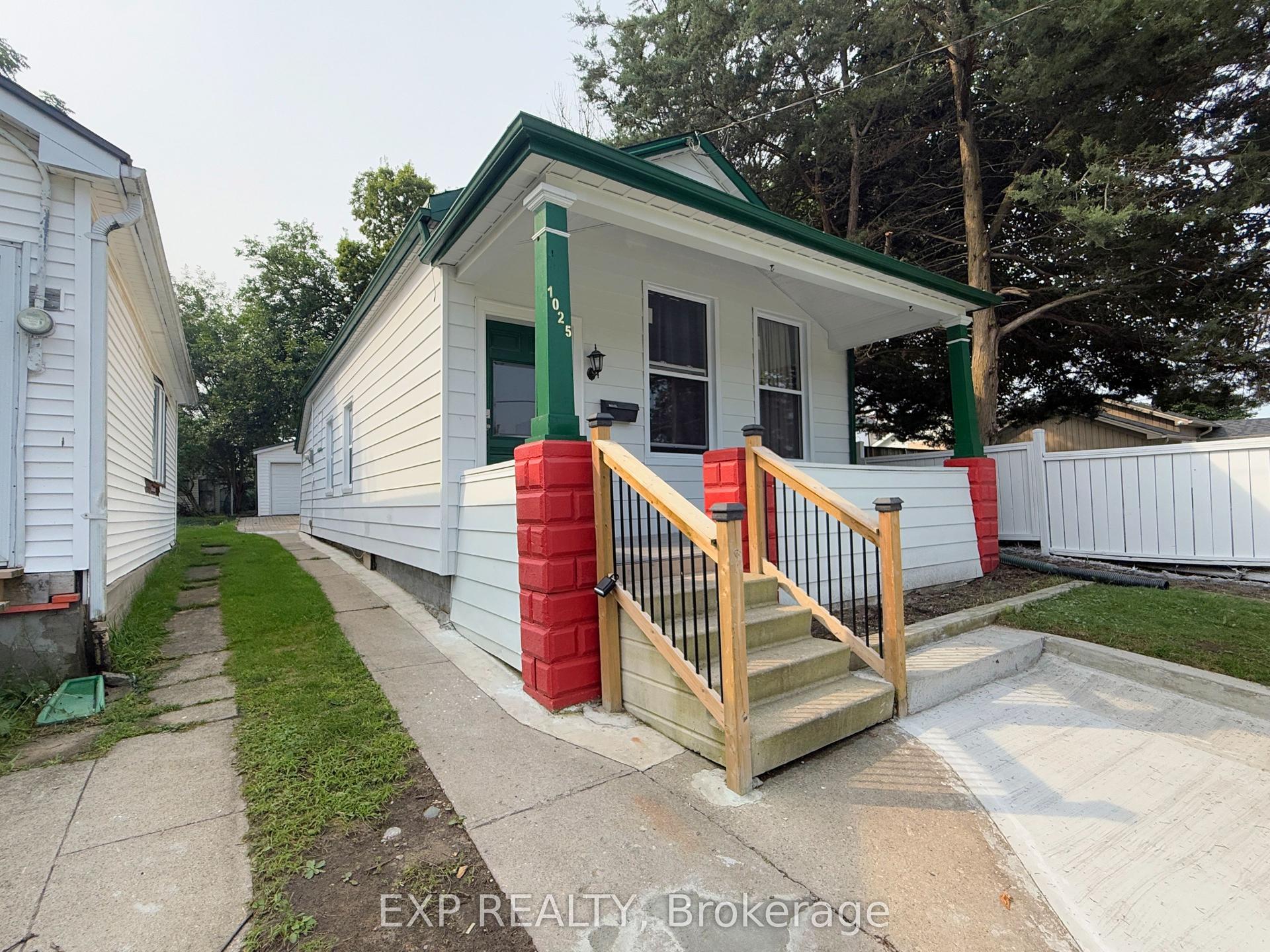 1025 York Street, London East — Detached for sale, photo 1
