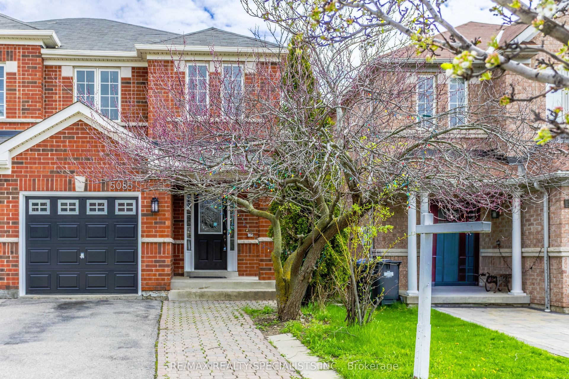 5085 Churchill Meadows Boulevard — photo 1