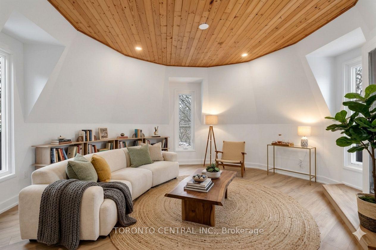 171 Parkside Drive Upper #Upper — photo 1