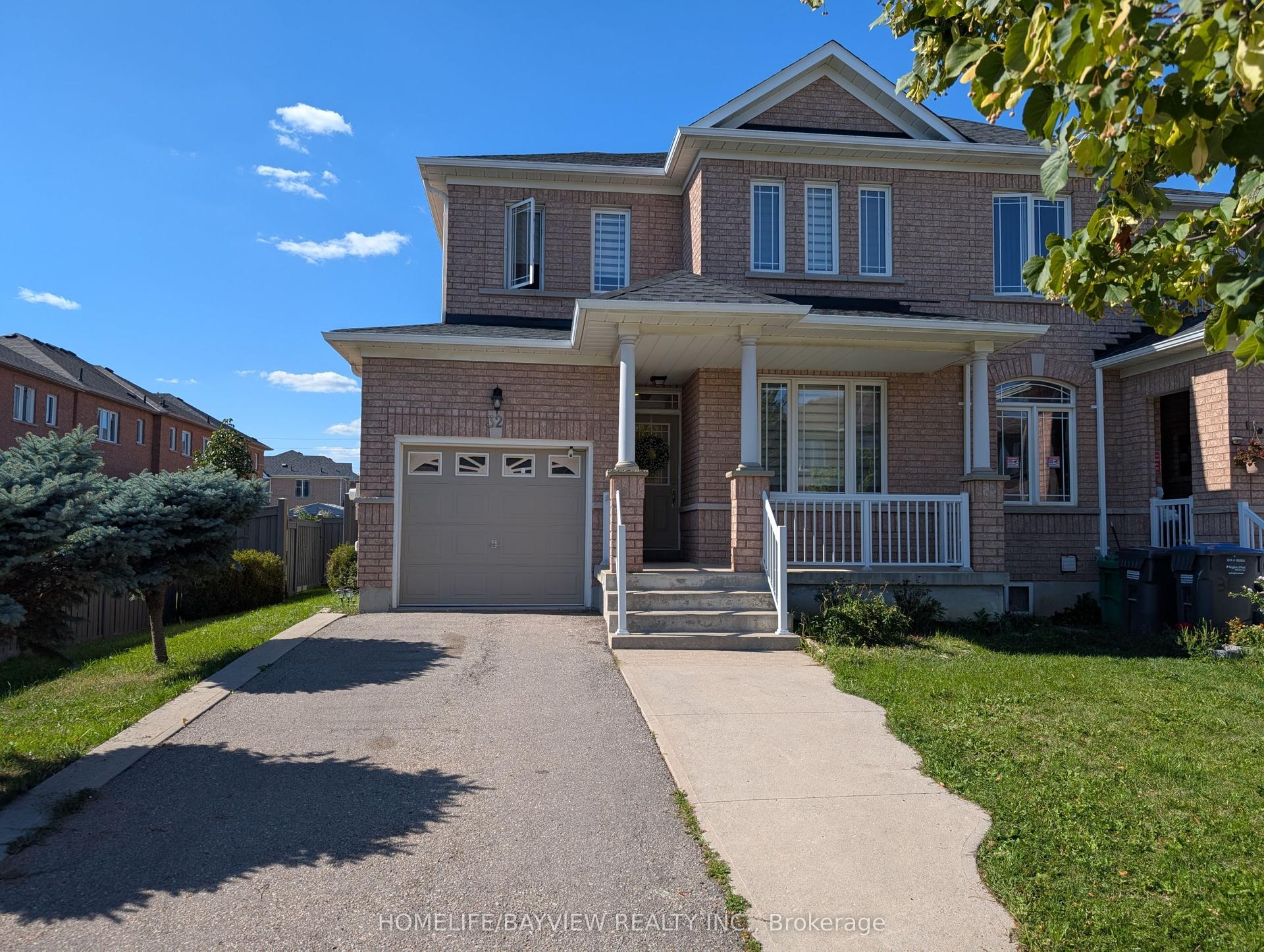 32 Devonsleigh Drive, Brampton — Townhouse for sale, photo 1