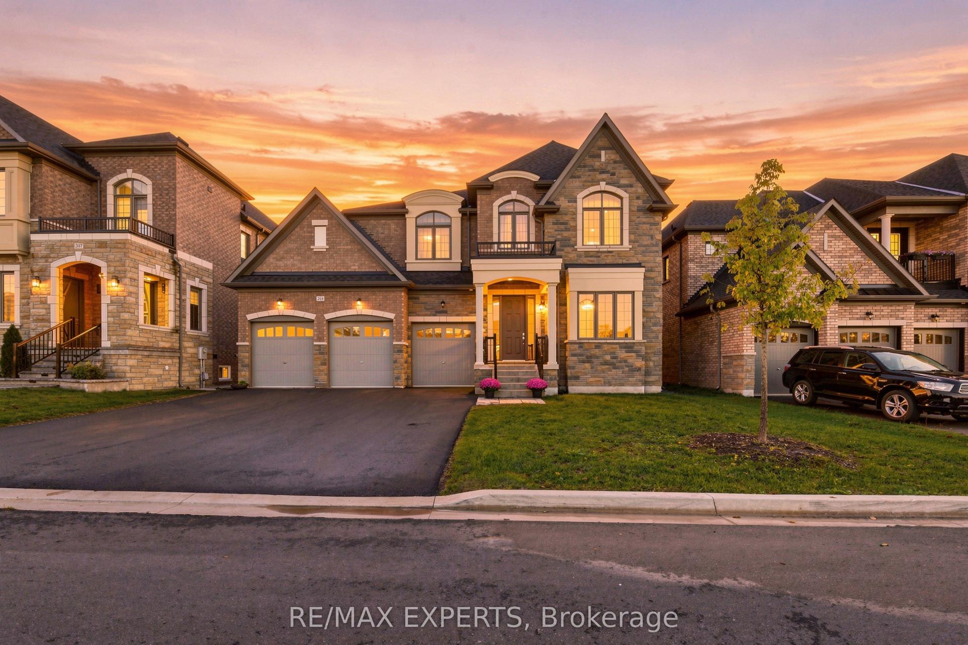 211 Stormont Trail, Vaughan — Detached for sale, photo 1