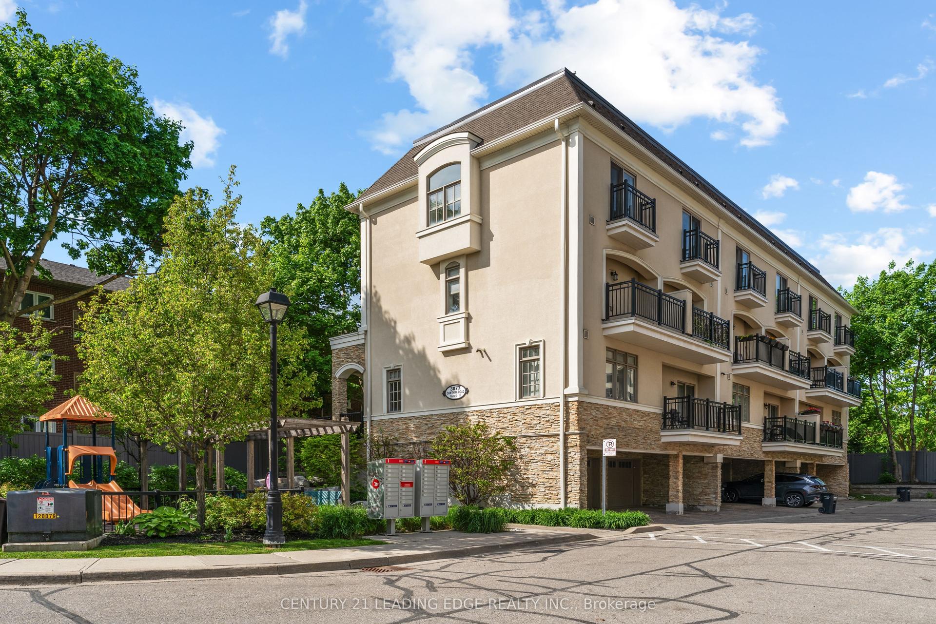 3077 Cawthra Road 18 #18, Mississauga — Condo Town for sale, photo 1