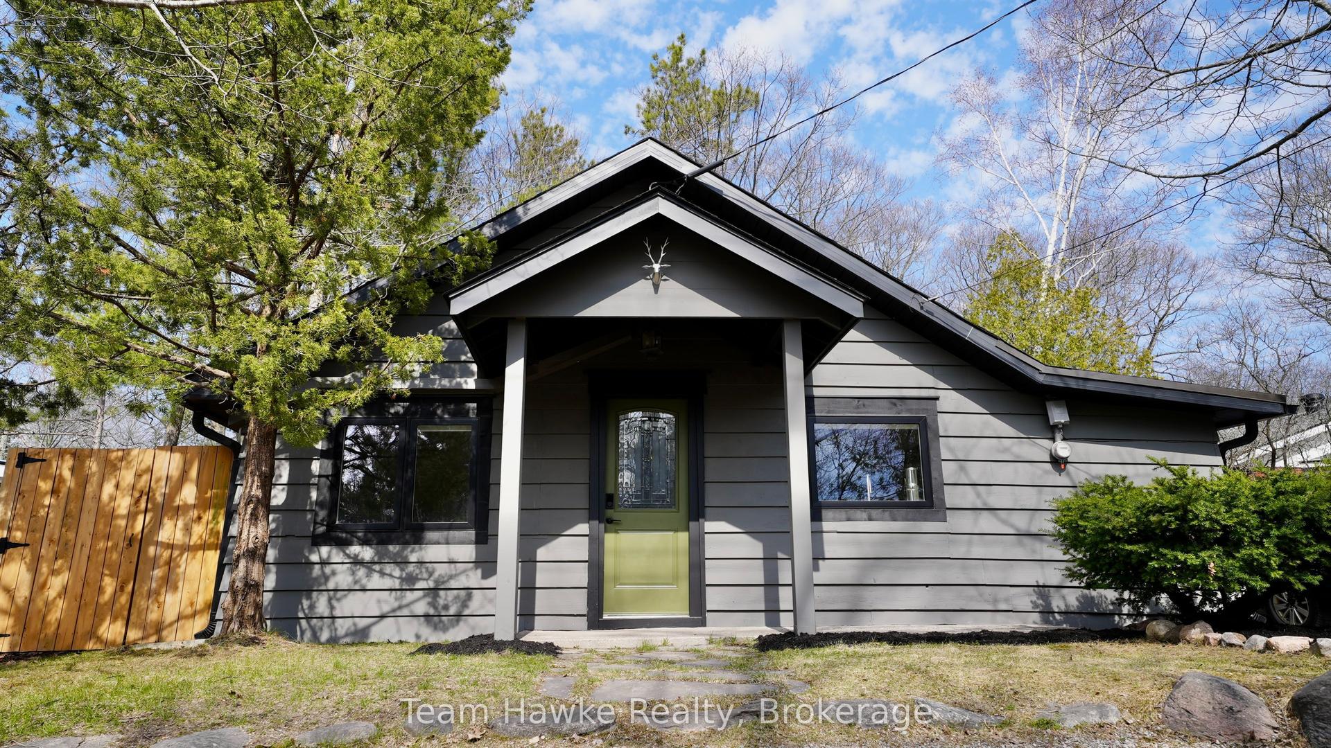 283 Tiny Beaches Road S — photo 1