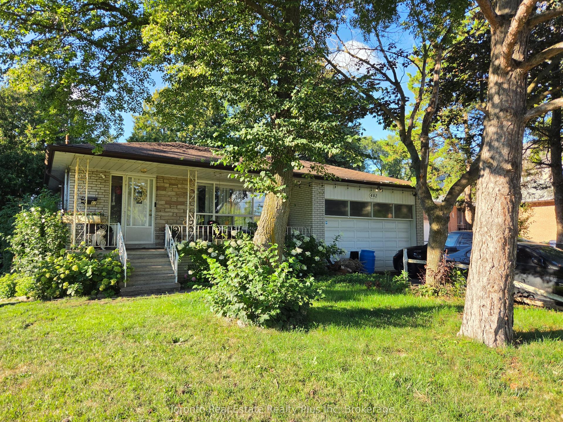 482 Ruth Avenue, Toronto — Detached for sale, photo 1
