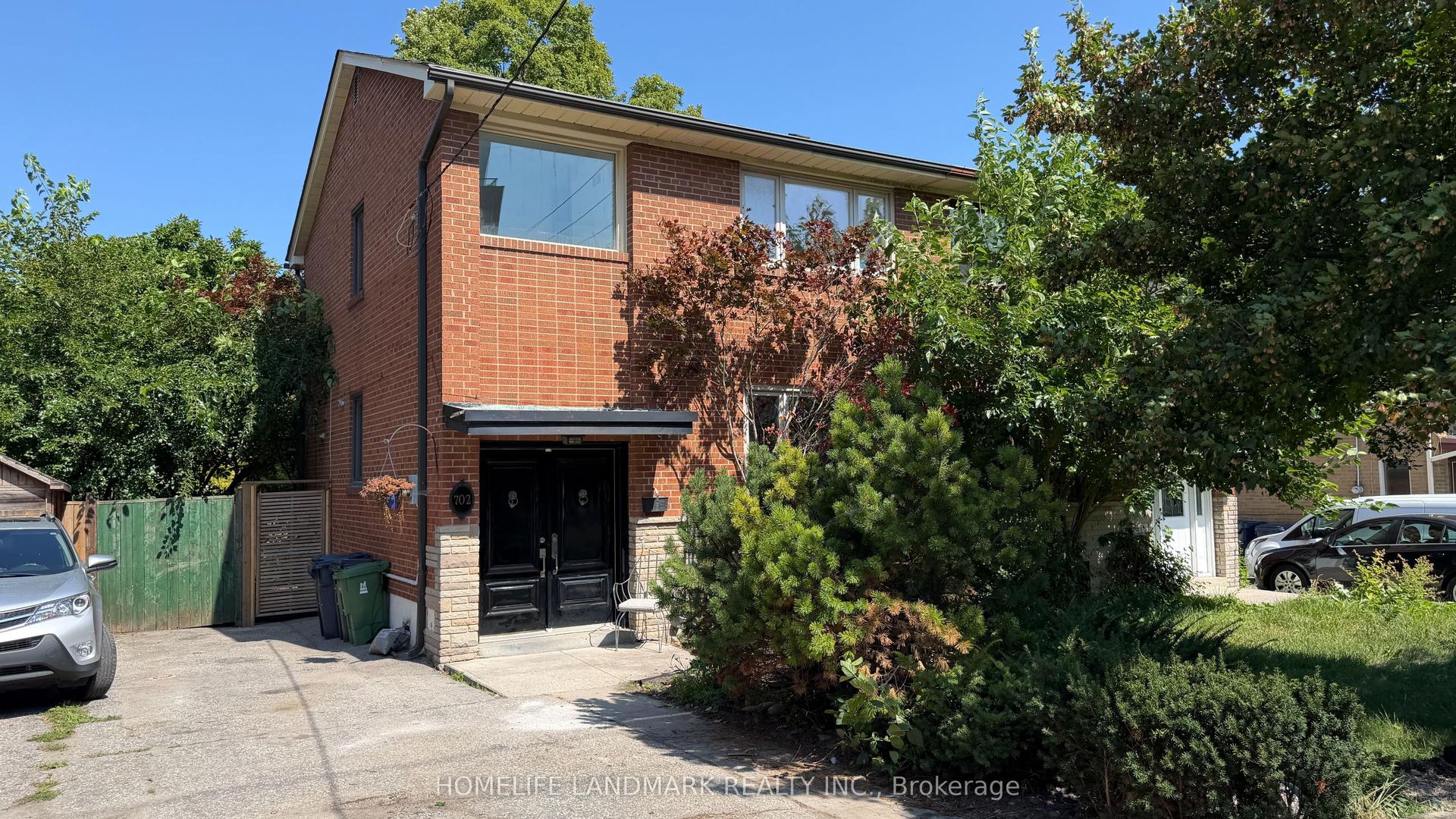 702 Sheppard Ave E Avenue E, Toronto — Semi-Detached for lease, photo 1