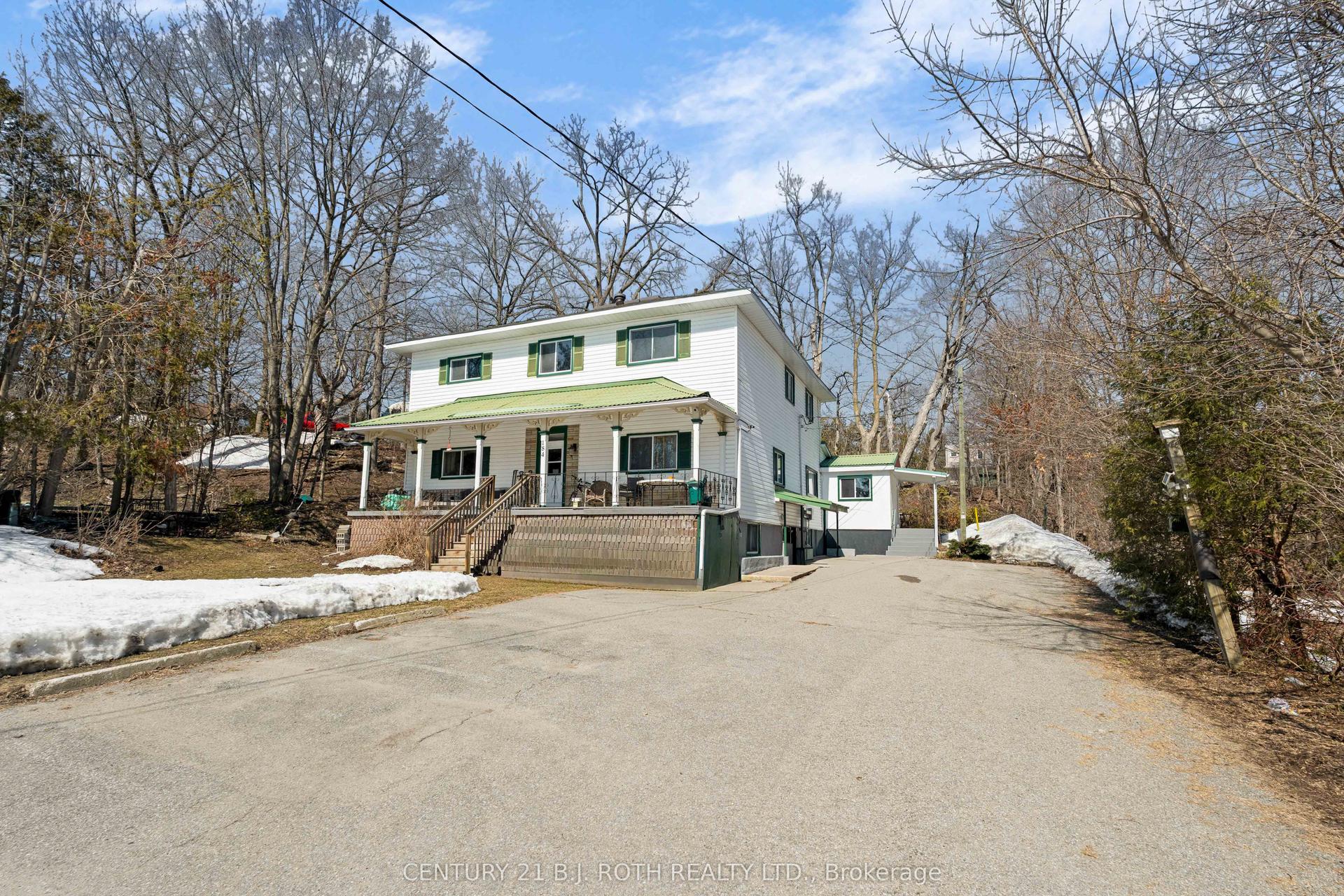 184 Borland Street E — photo 1