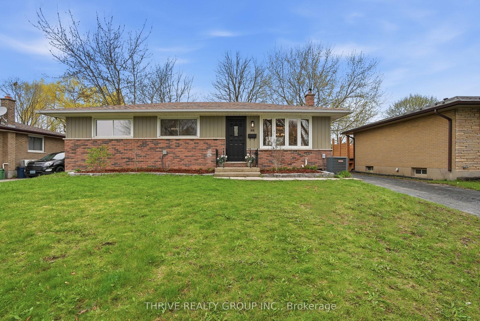 44 Mendip Crescent — photo 1