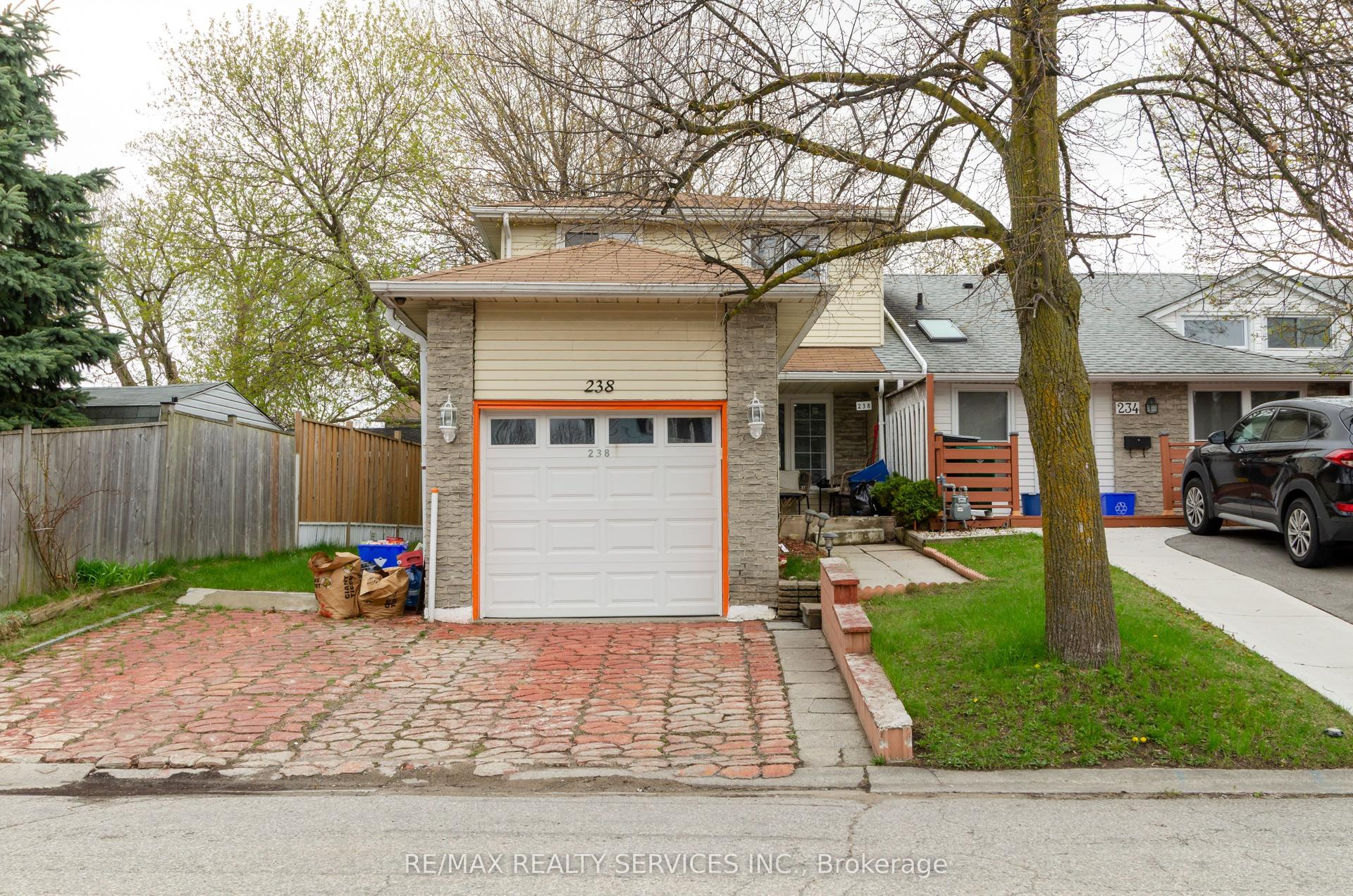 238 Linden Drive — photo 1