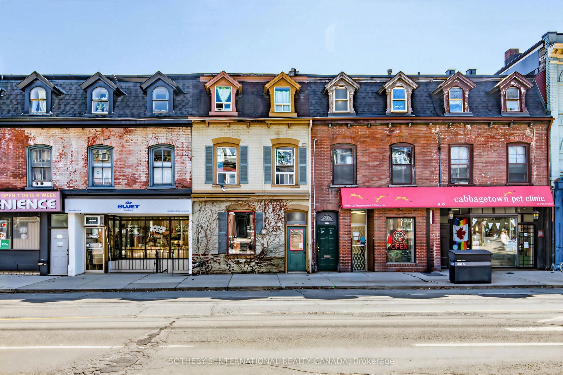 243 Gerrard Street E — photo 1