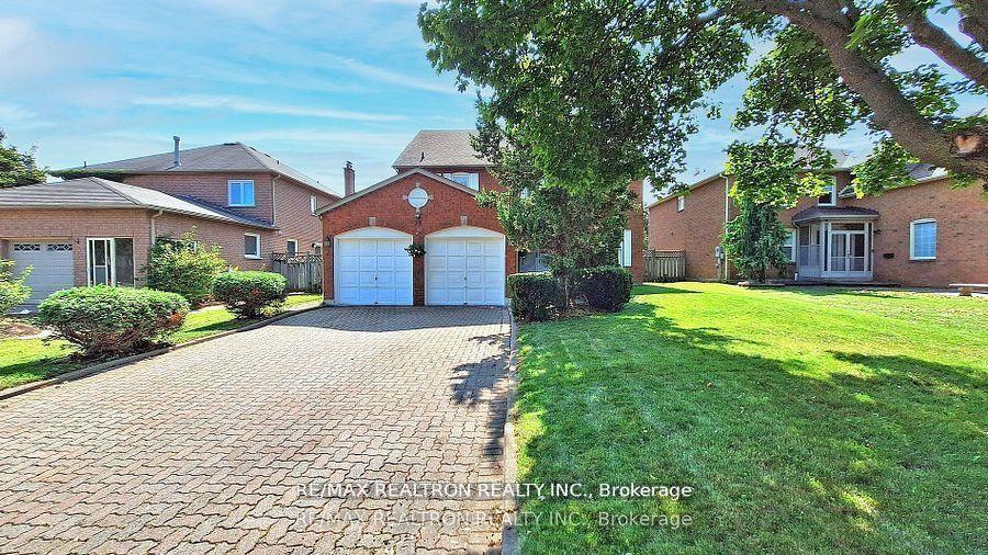 72 Spanhouse Crescent — photo 1