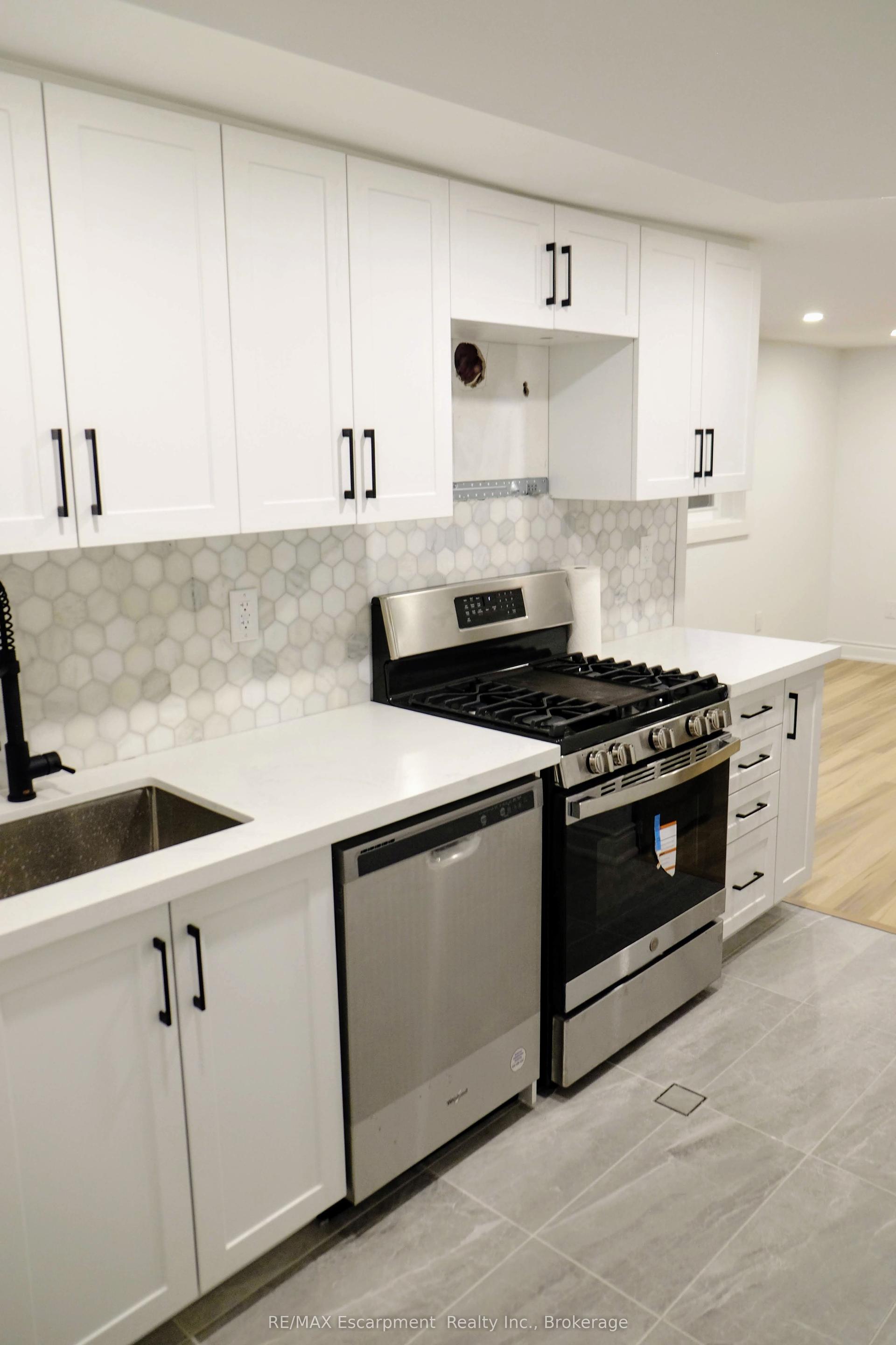118 Sackville Street Lower #Lower — photo 1
