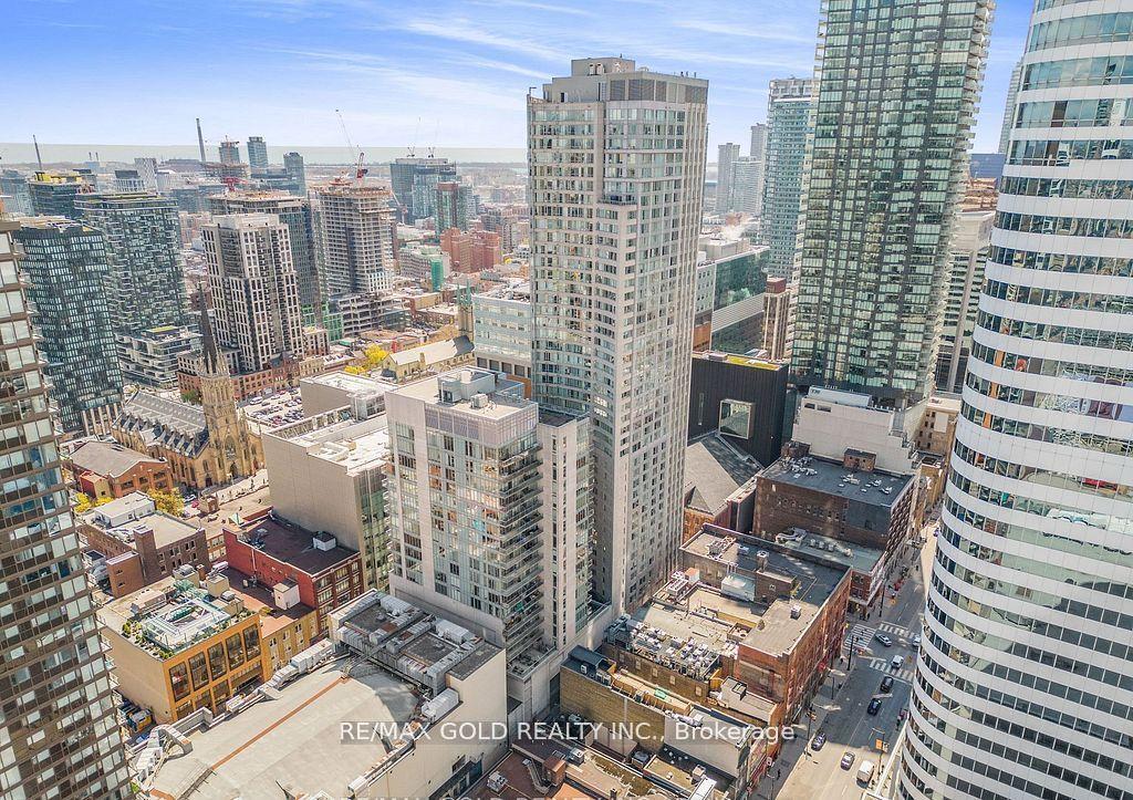 200 Victoria Street 1506 #1506 — photo 1