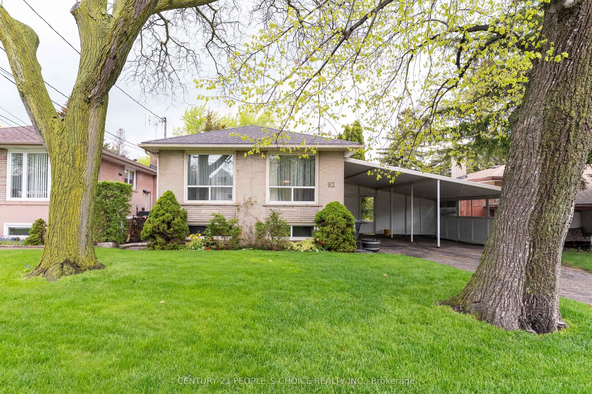 82 Hadrian Drive — photo 1