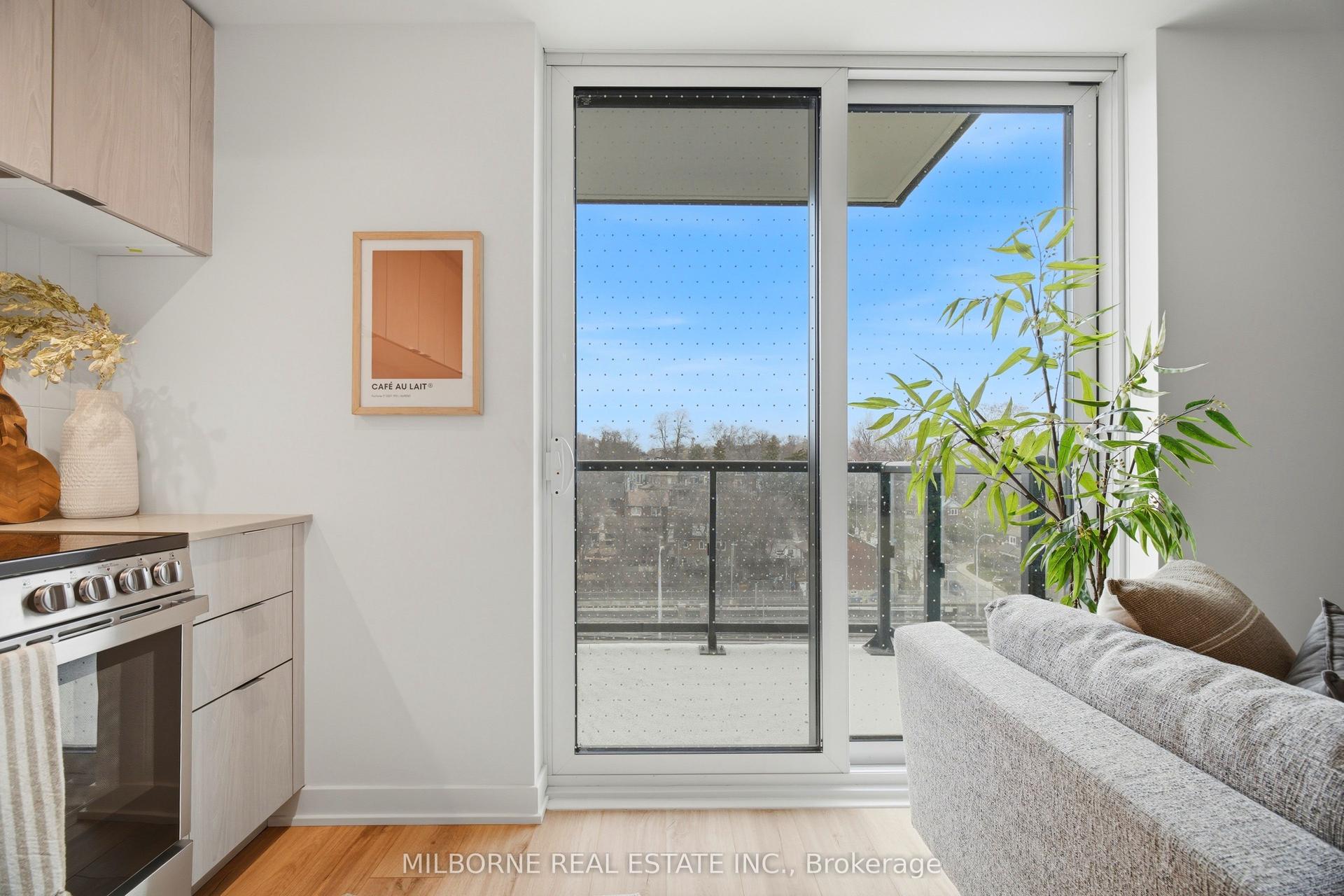 1660 Bloor Street W 516 #516 — photo 1