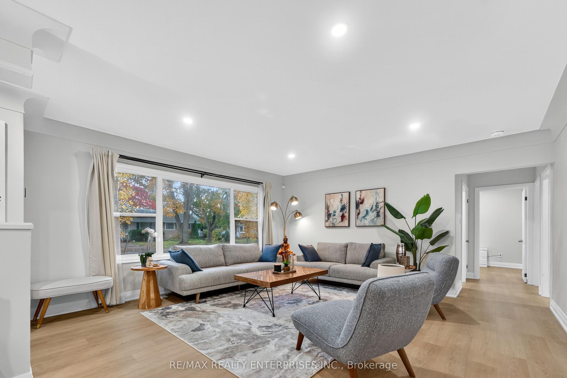 10 Draper Drive — photo 1