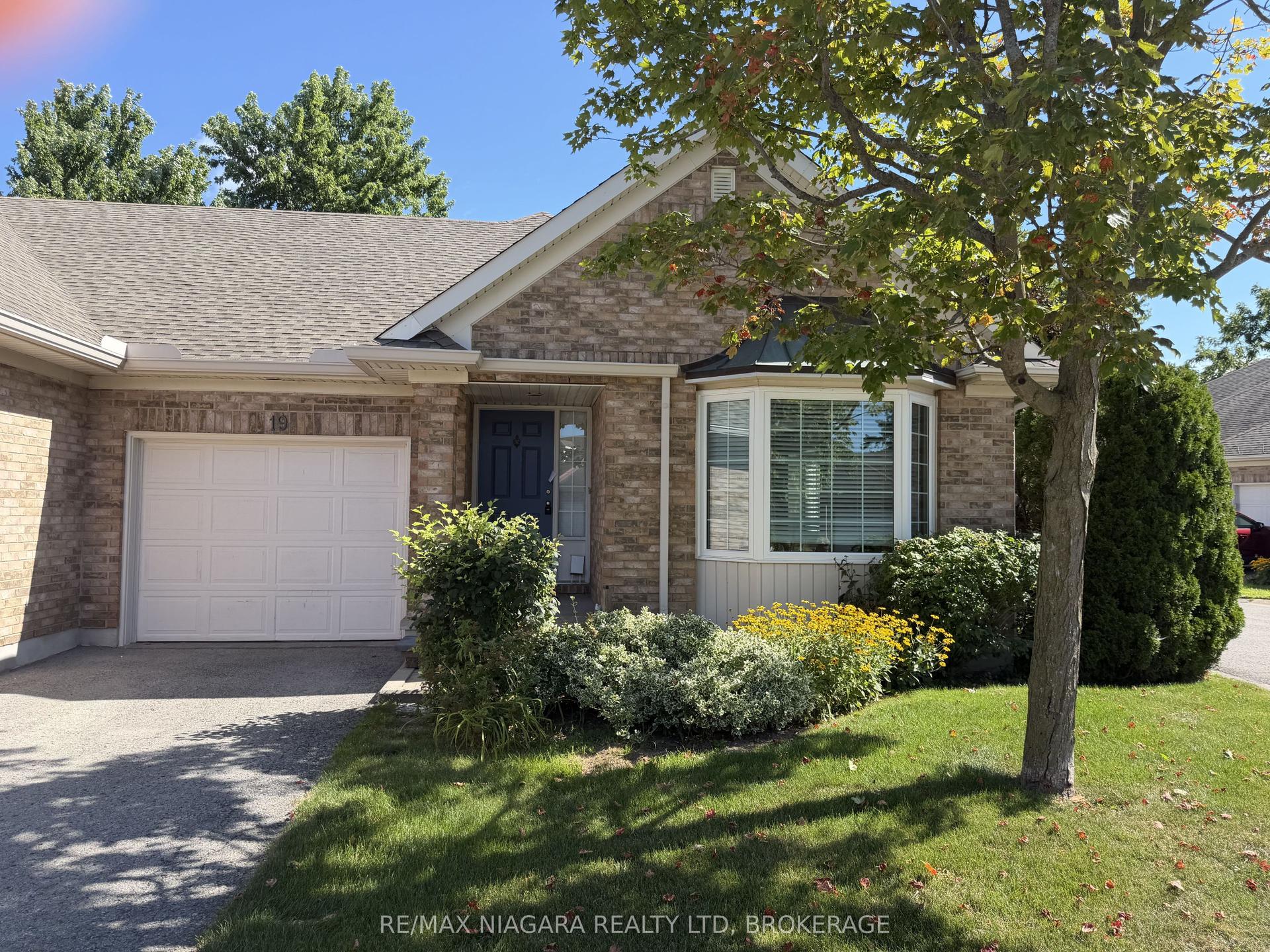 3516 Main Street 19 #19, Niagara Falls — Condo Town for sale, photo 1