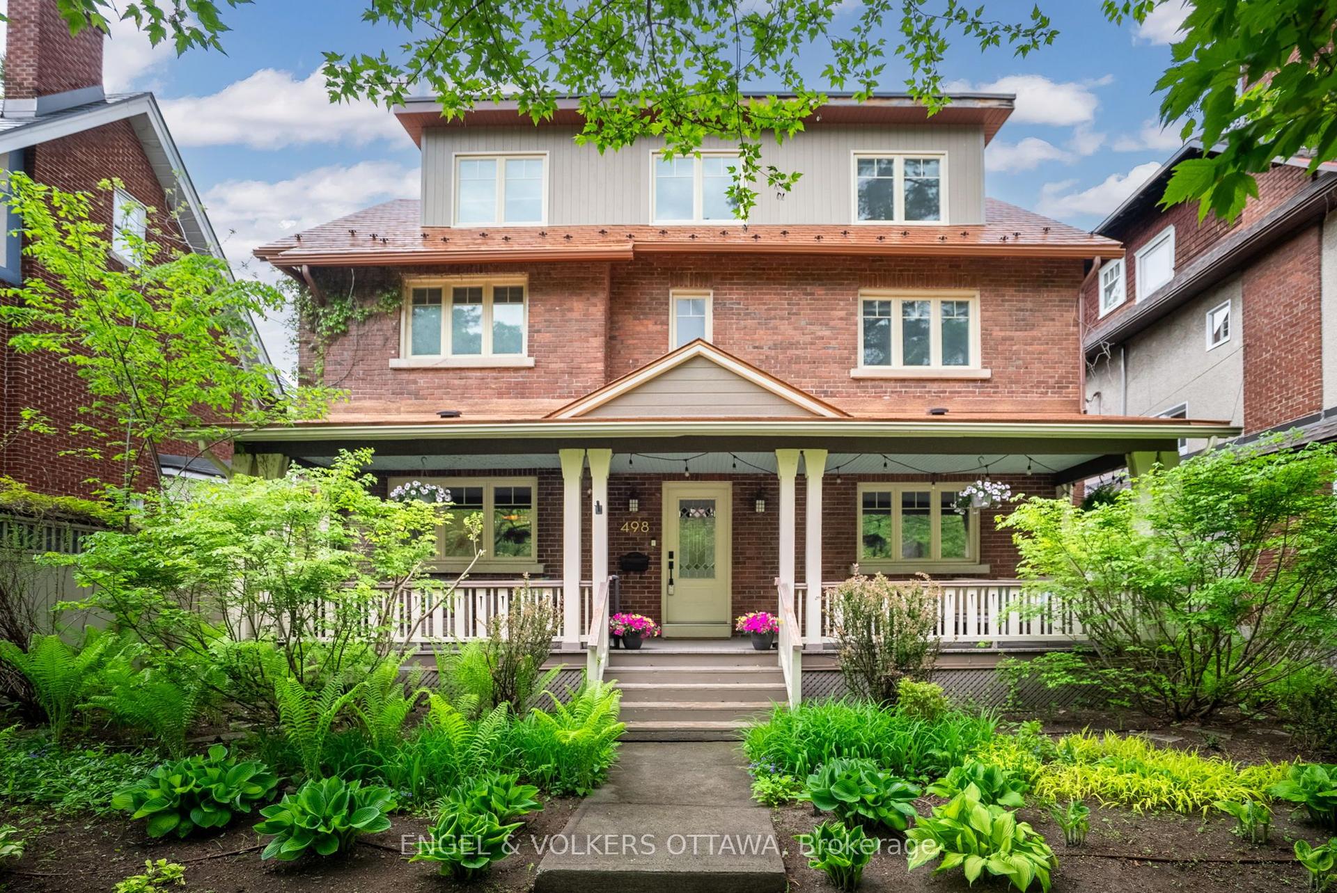 498 Queen Elizabeth Drive — photo 1