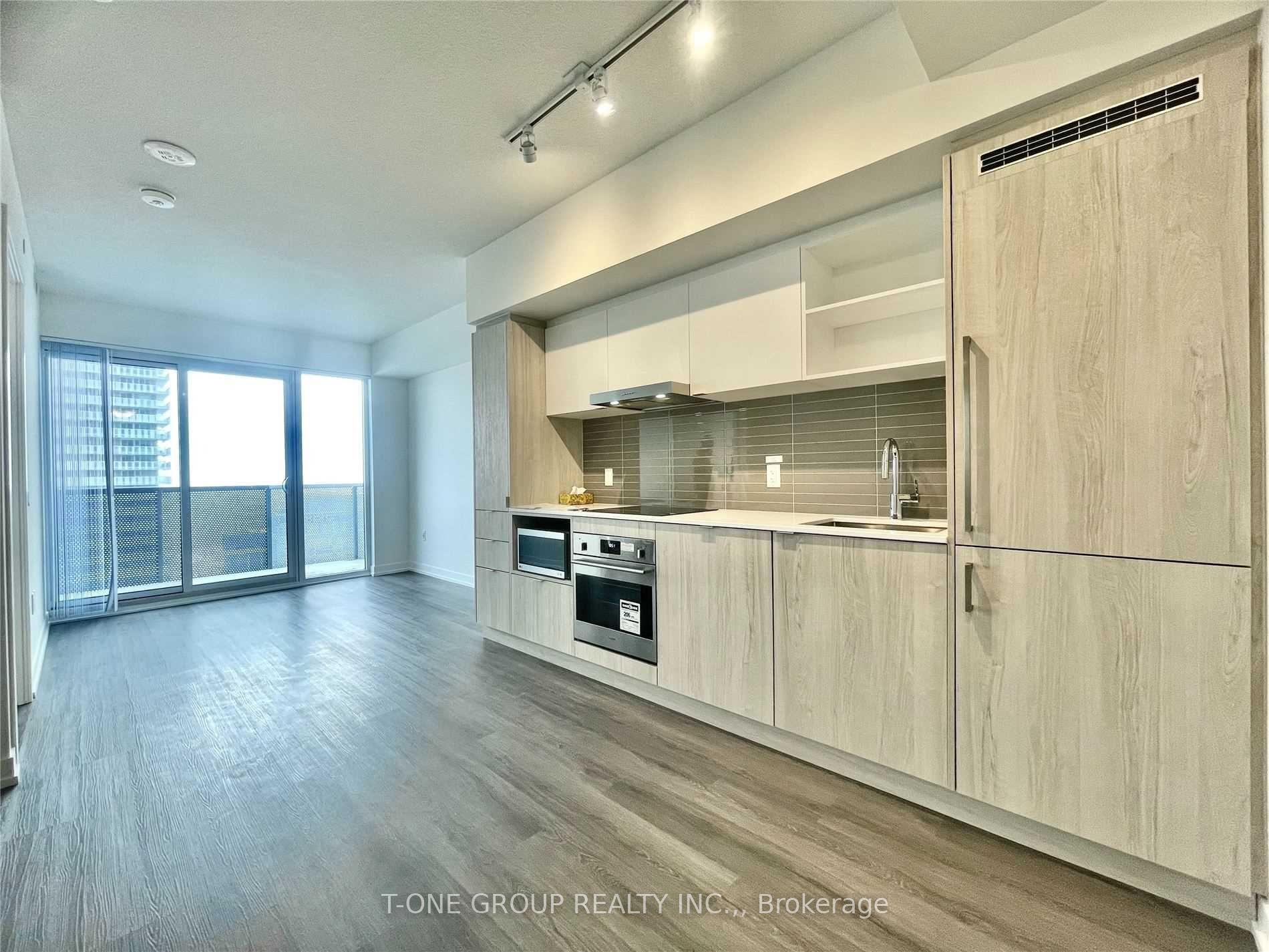 138 Downes Street — photo 1