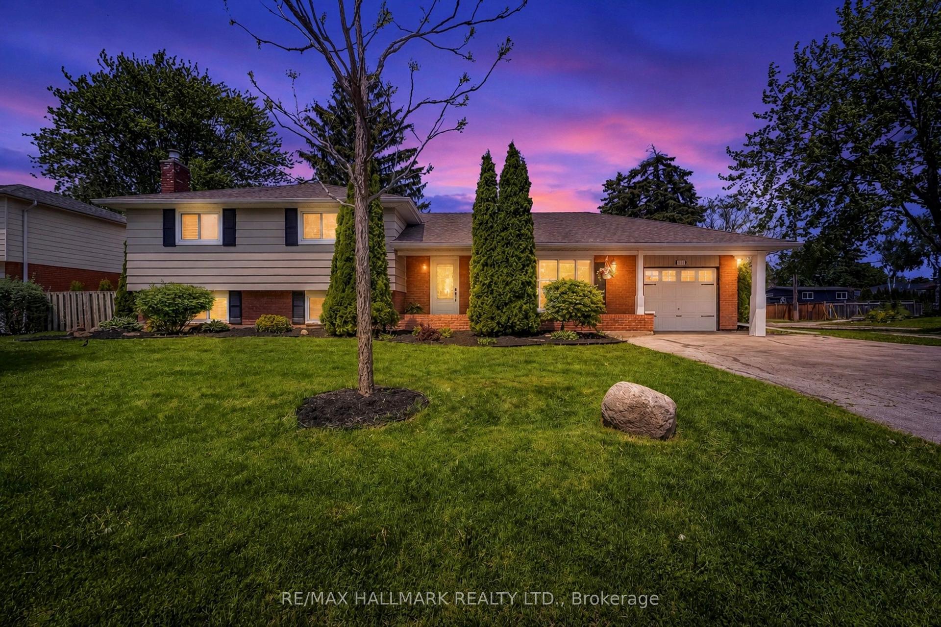 370 Dunlop Crescent — photo 1