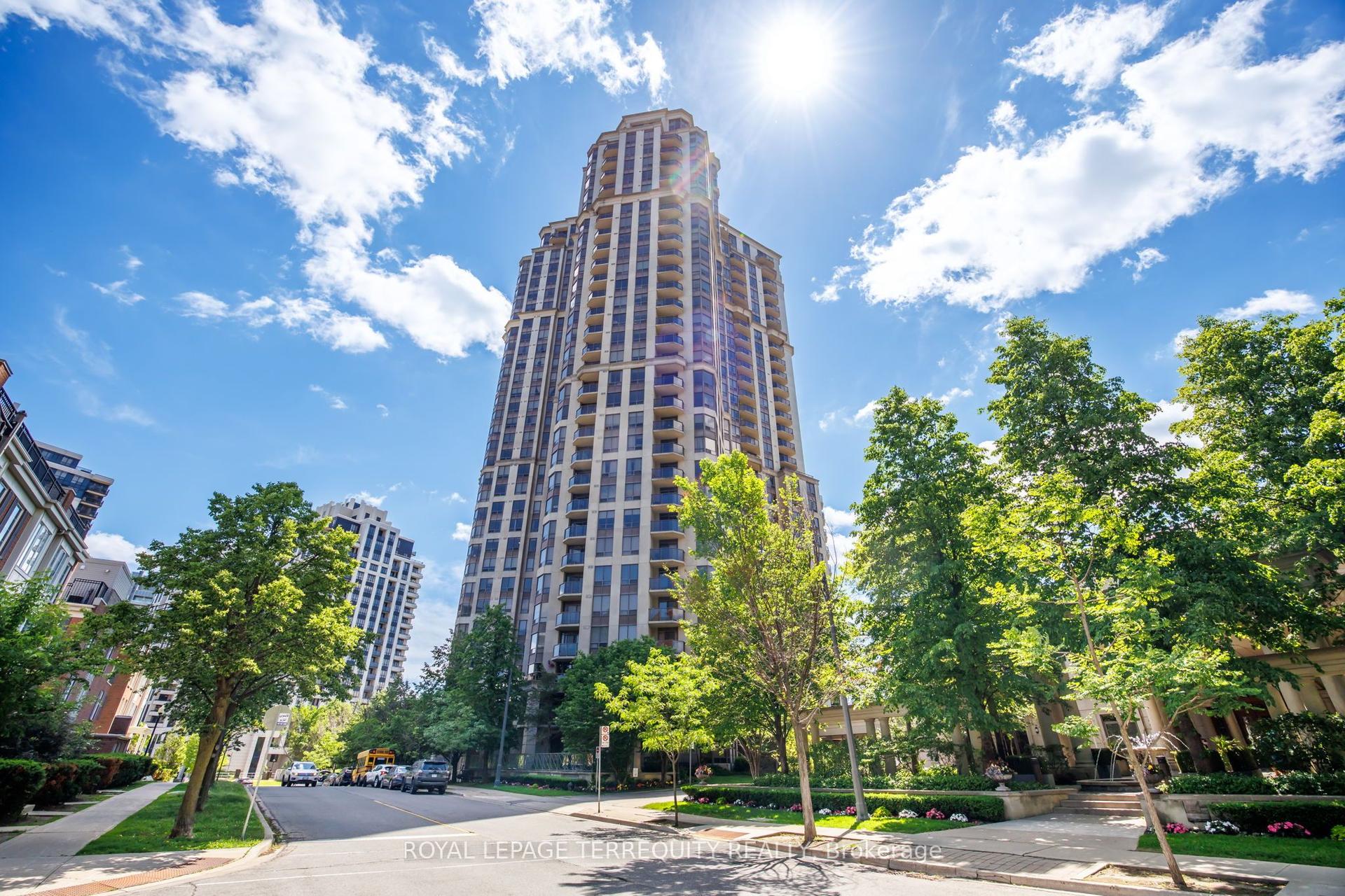 80 Harrison Garden Boulevard GPH19 #GPH19 — photo 1