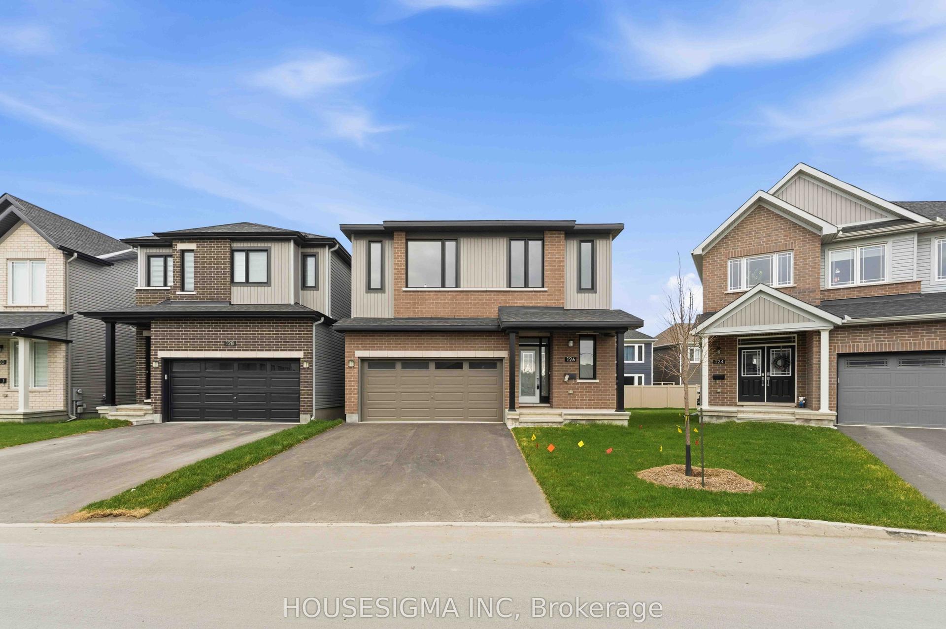 126 Lumen Place — photo 1