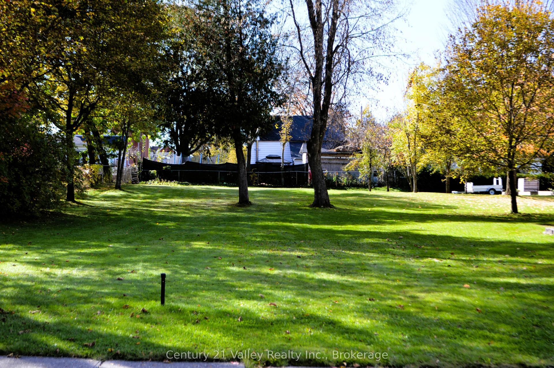 22 Lorne Street N, Renfrew — Land for sale, photo 1