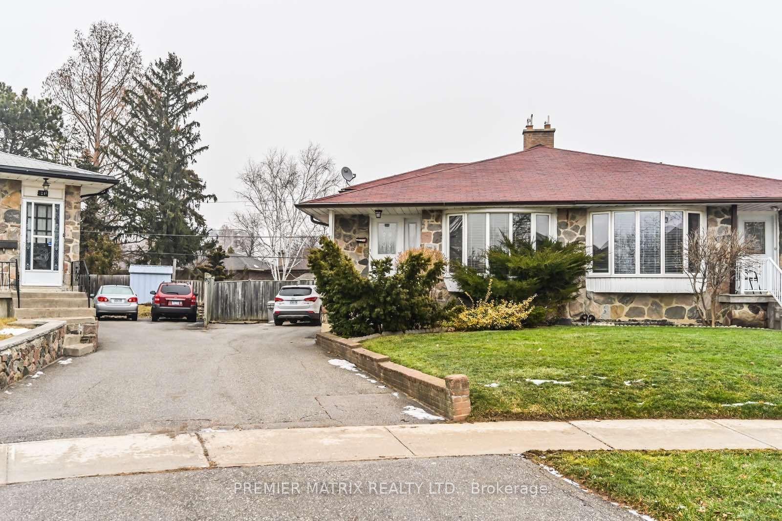 19 Beckenham Court, Toronto — Semi-Detached for lease, photo 1