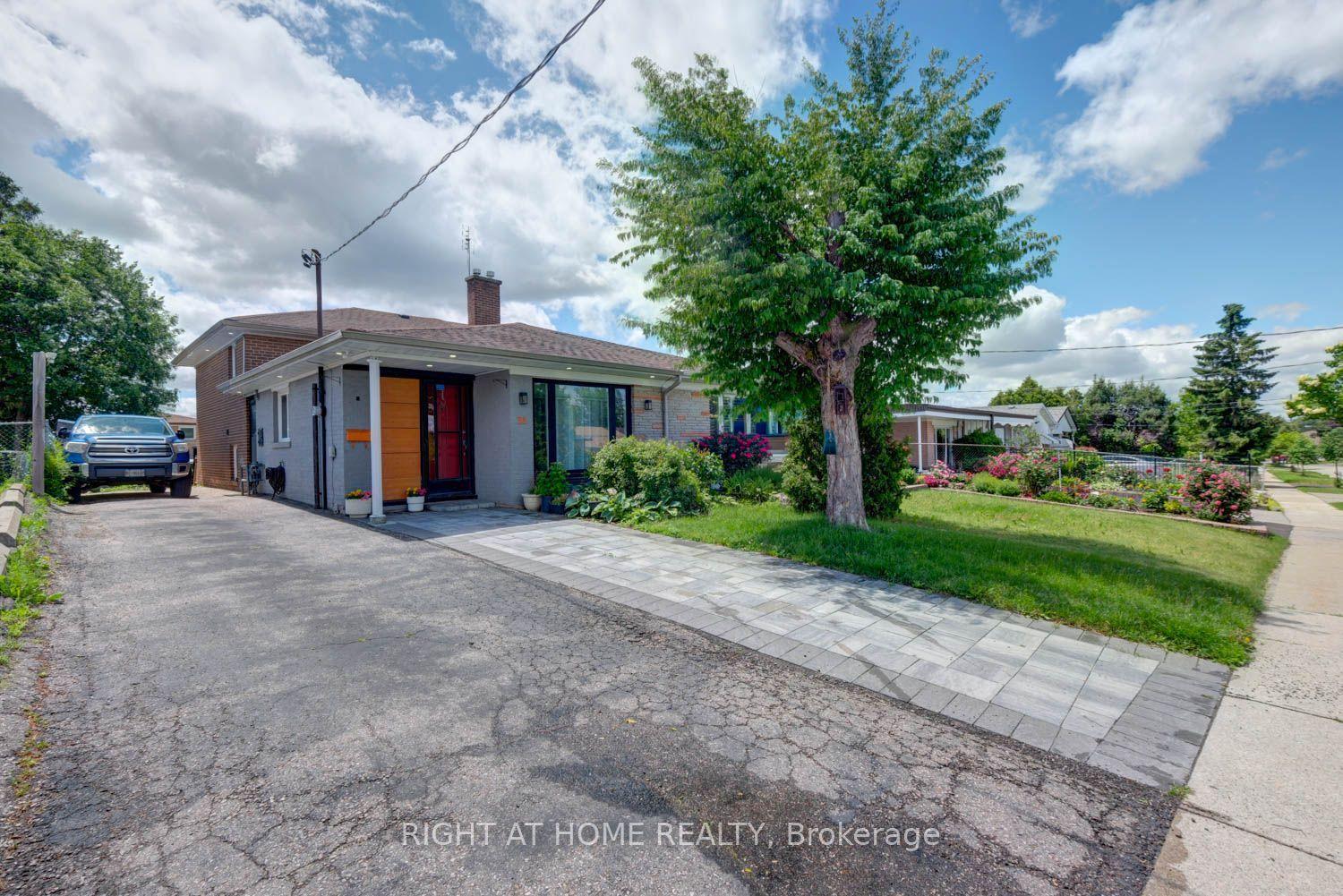 31 Frankton Crescent, Toronto — Semi-Detached for sale, photo 1