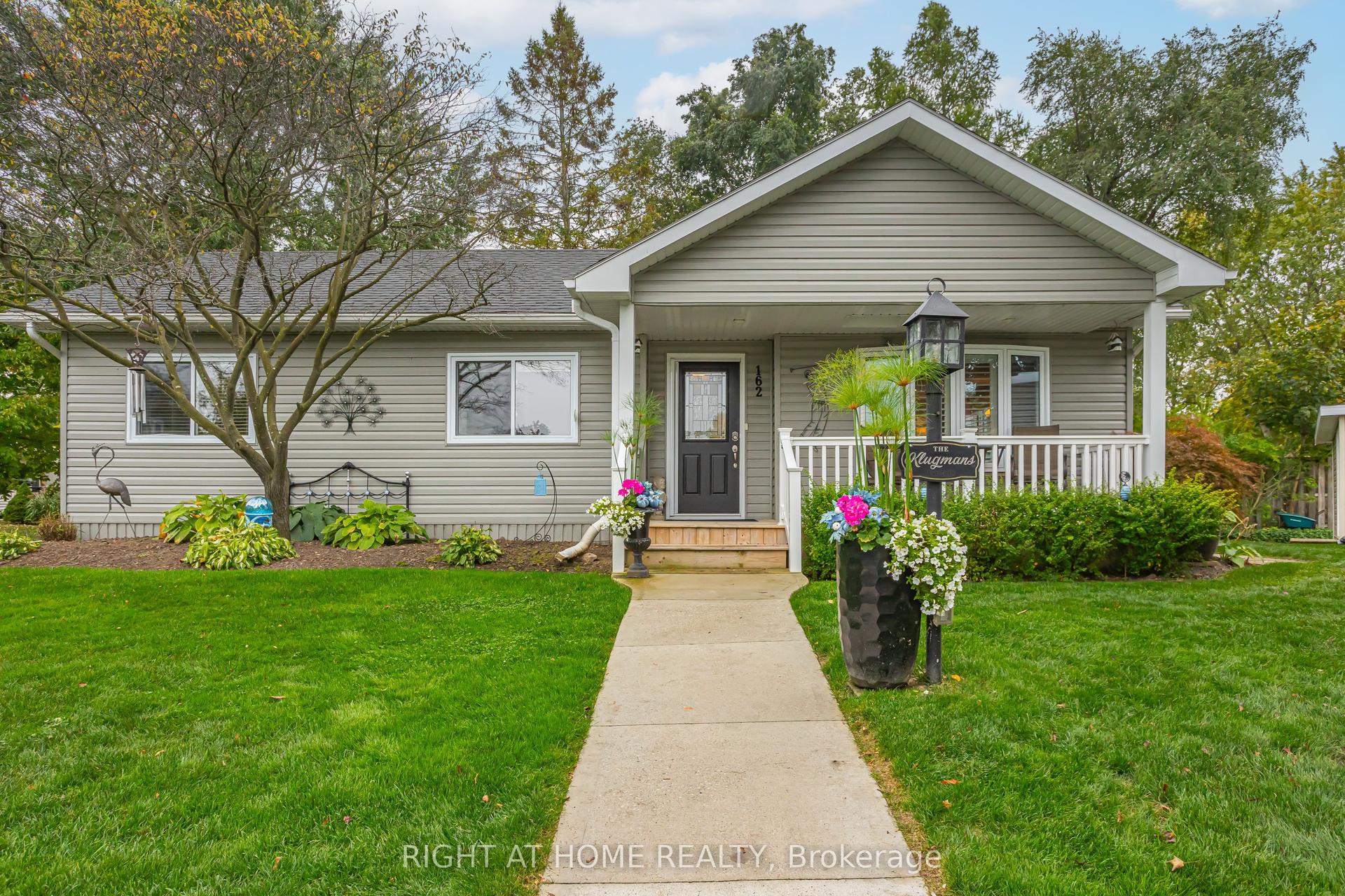 162 Mississauga Place — photo 1