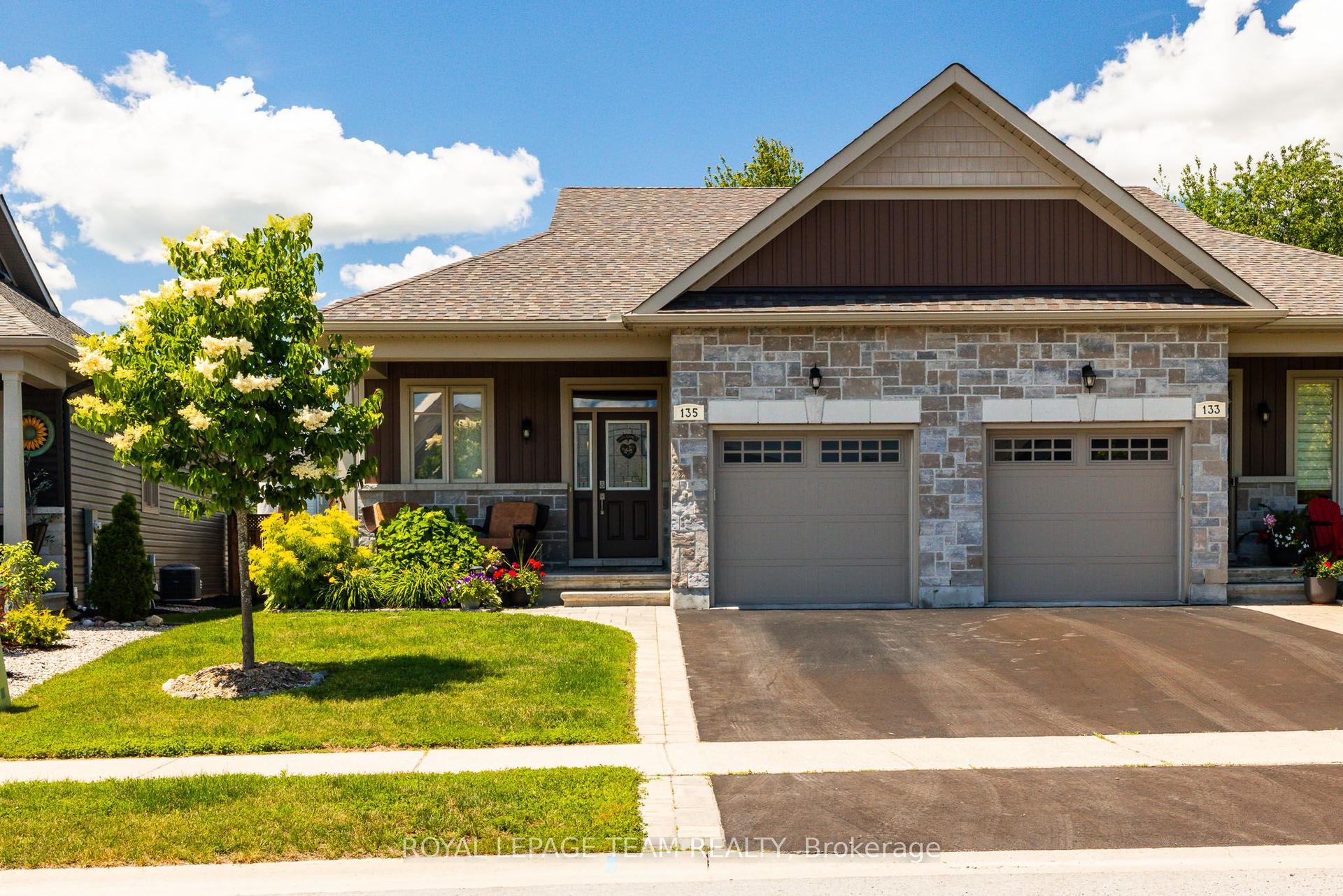 135 Tradewinds Crescent — photo 1
