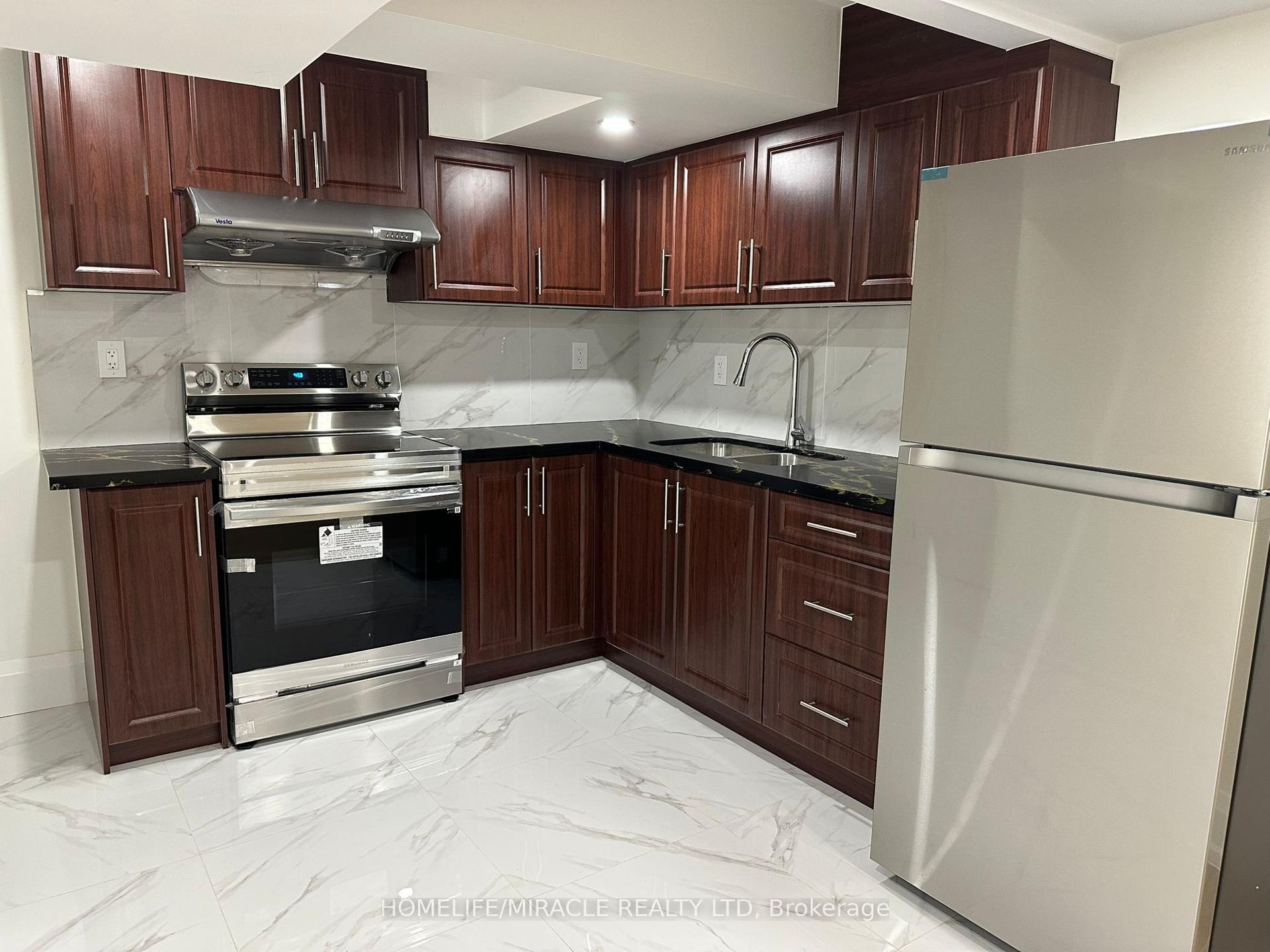 11 Cresswell Drive, Brampton — Detached for lease, photo 1