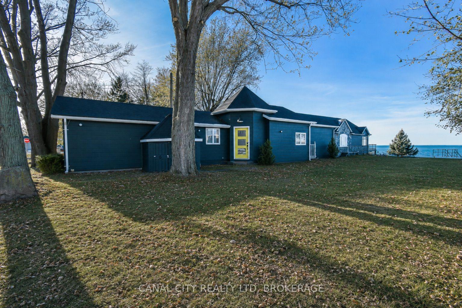 6 COLTON Avenue — photo 1