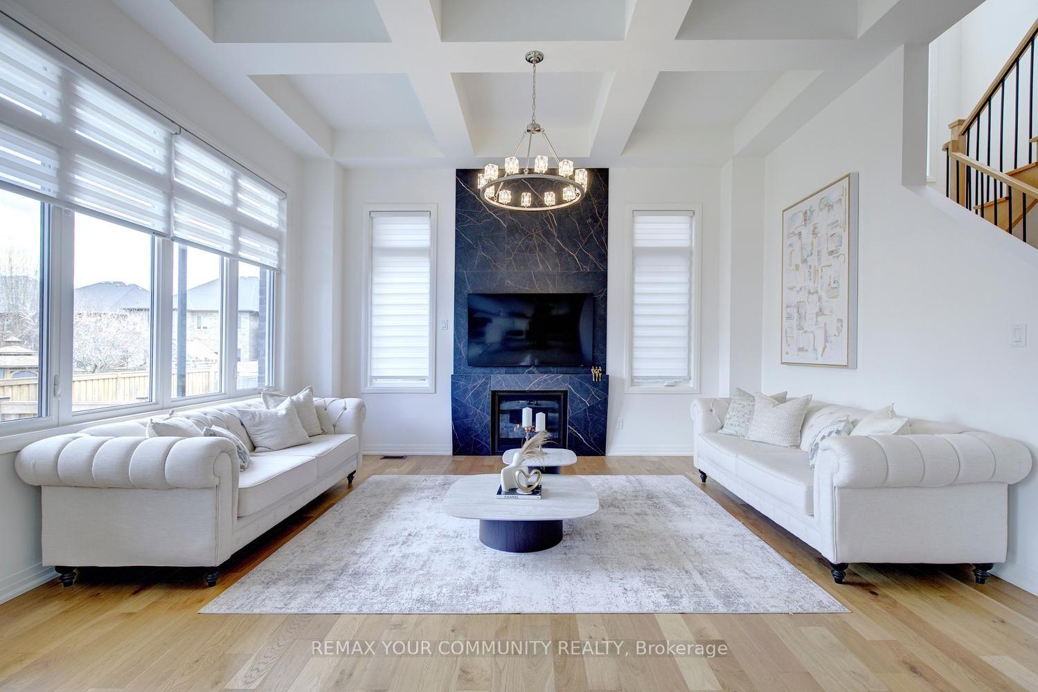 96 Bond Crescent, Richmond Hill — Detached for sale, photo 1