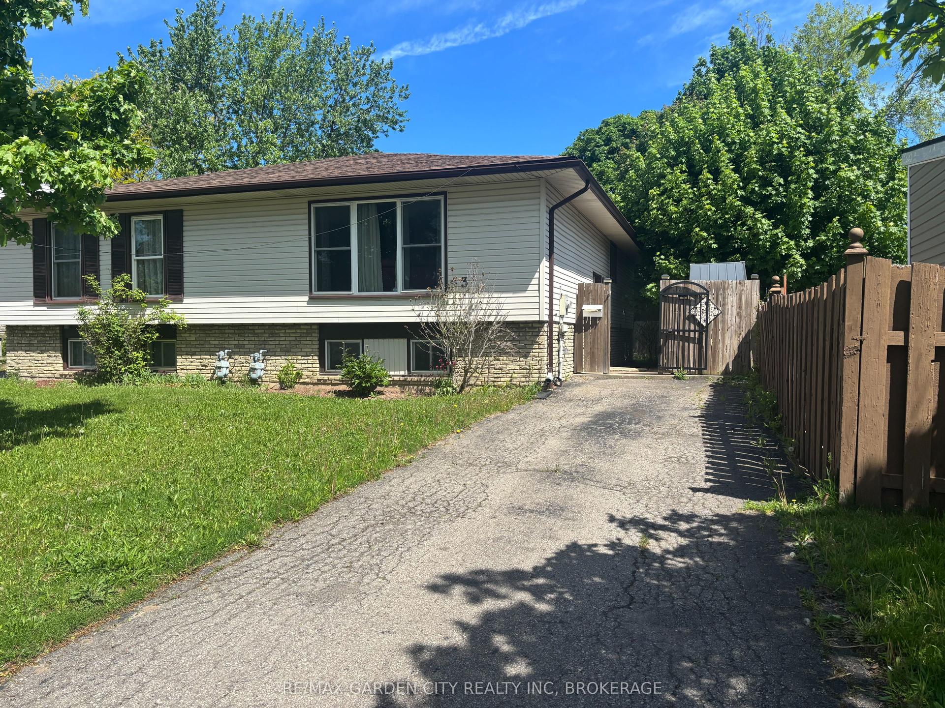 3 Tara Crescent — photo 1