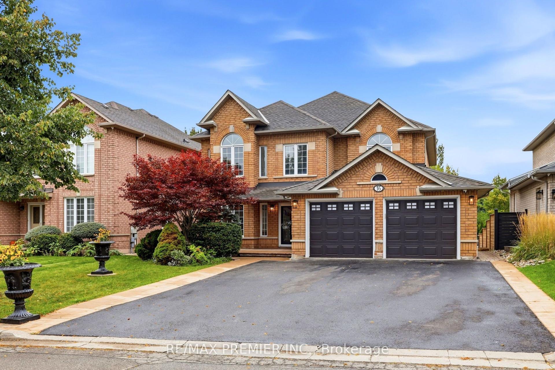 16 St Michele Place, Vaughan — Detached for lease, photo 1