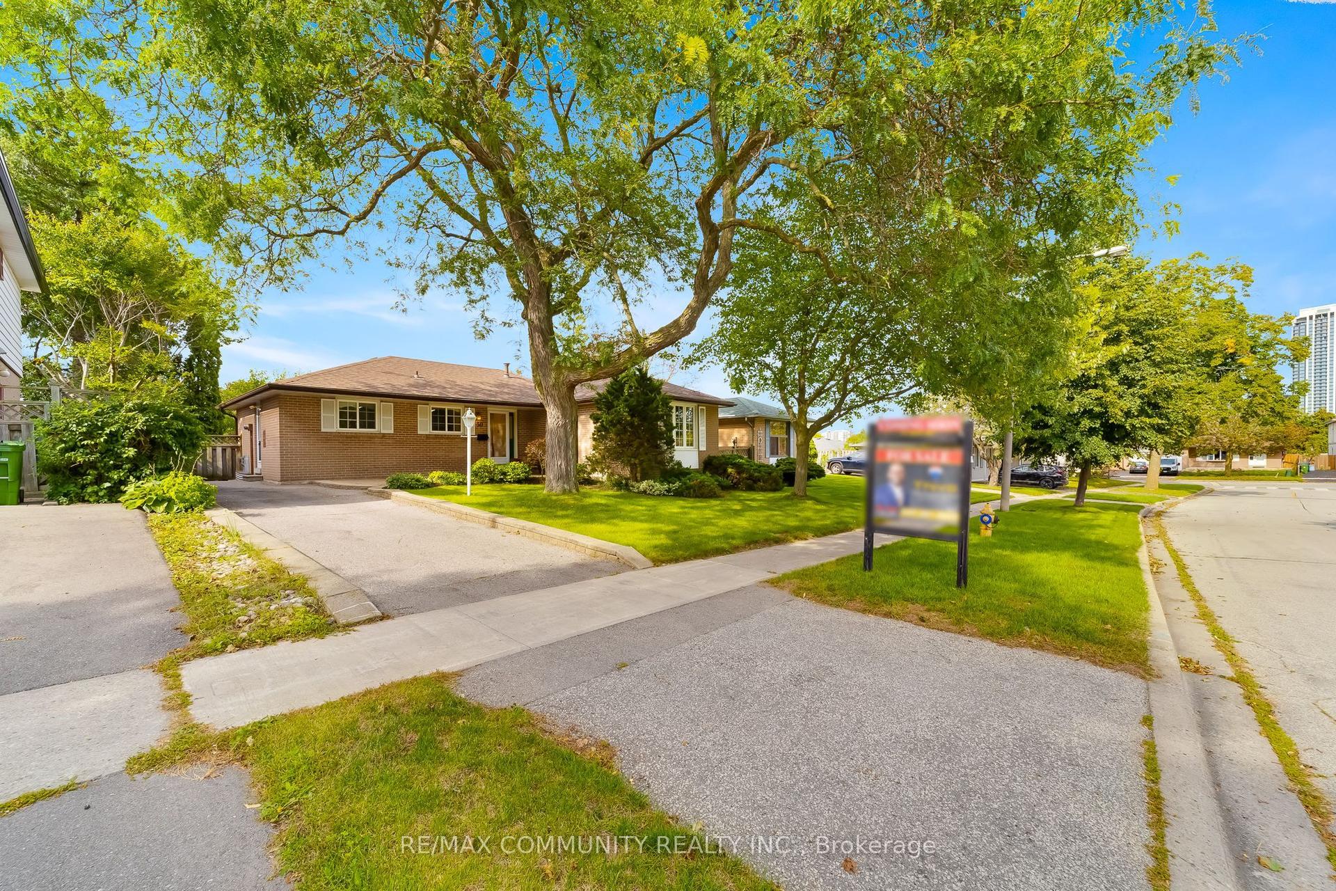 30 Bridlington Street, Toronto — Detached for sale, photo 1
