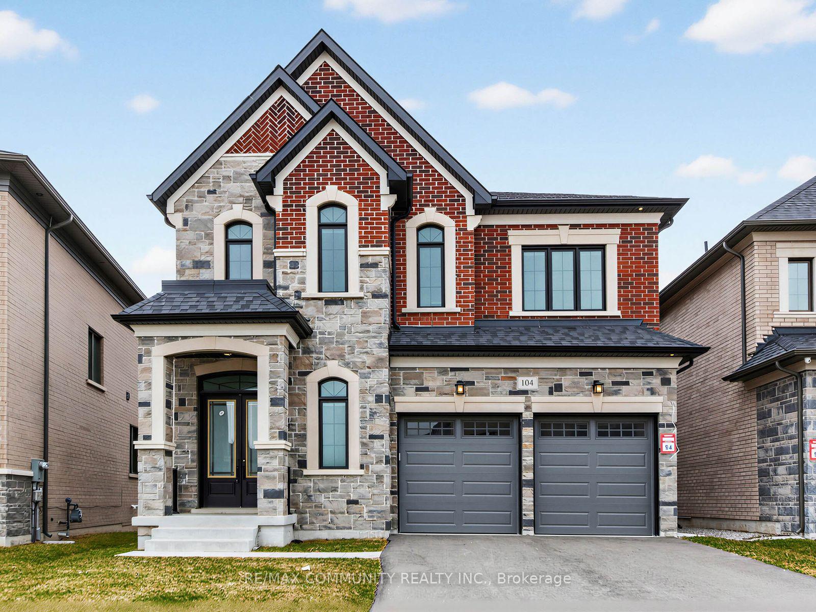 104 Greville Street E — photo 1