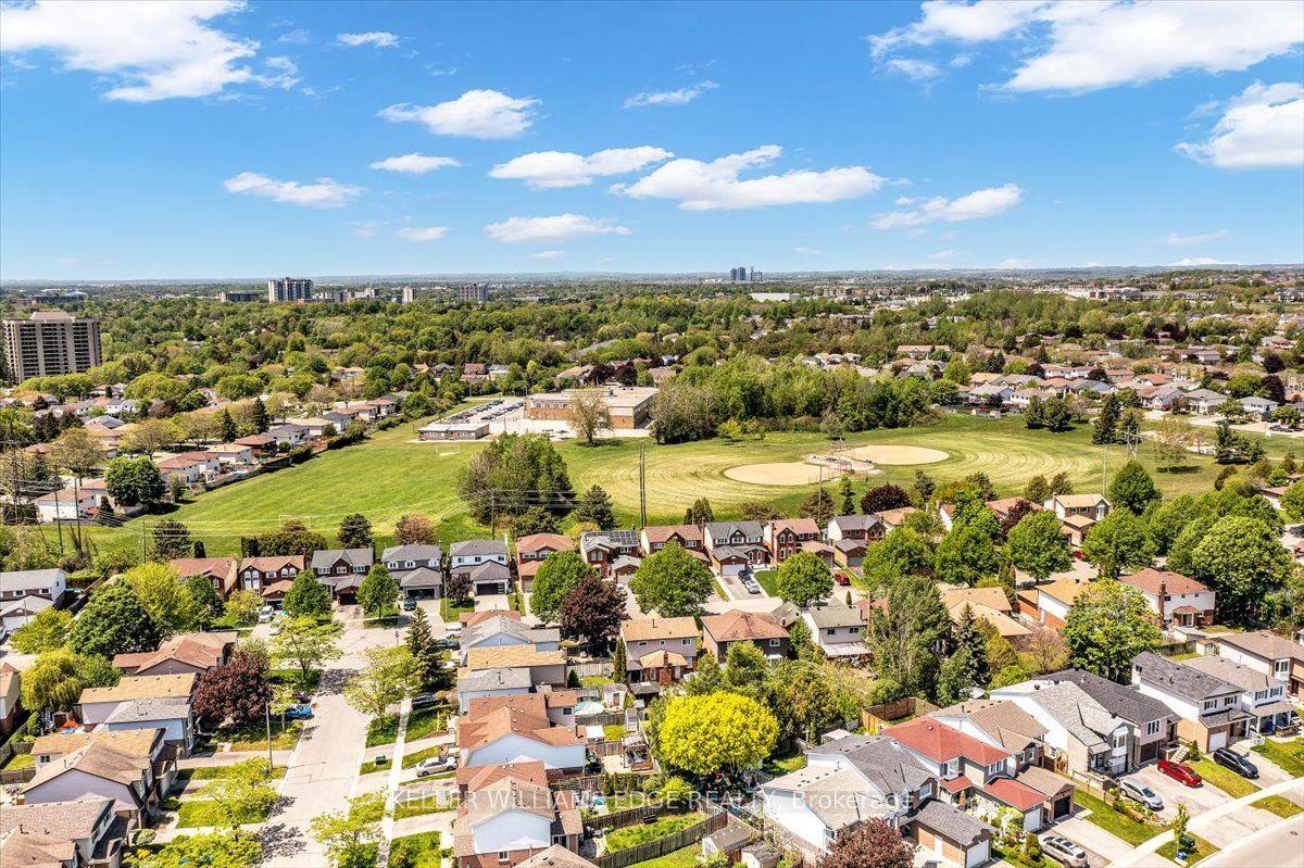 732 Bennett Crescent, Oshawa — Detached for sale, photo 1