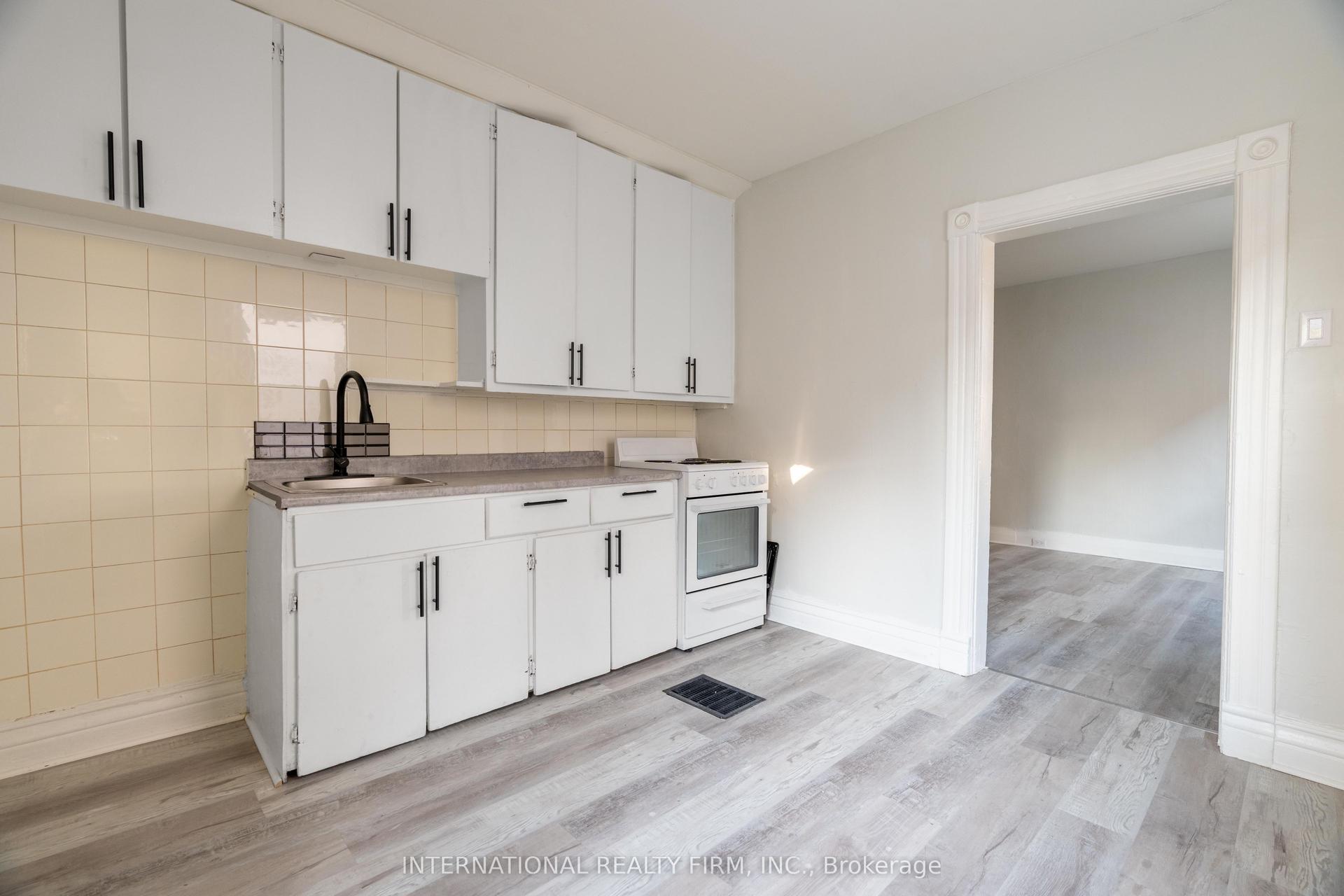 221 Hamilton Road E 4 #4, London East — Multiplex for lease, photo 1