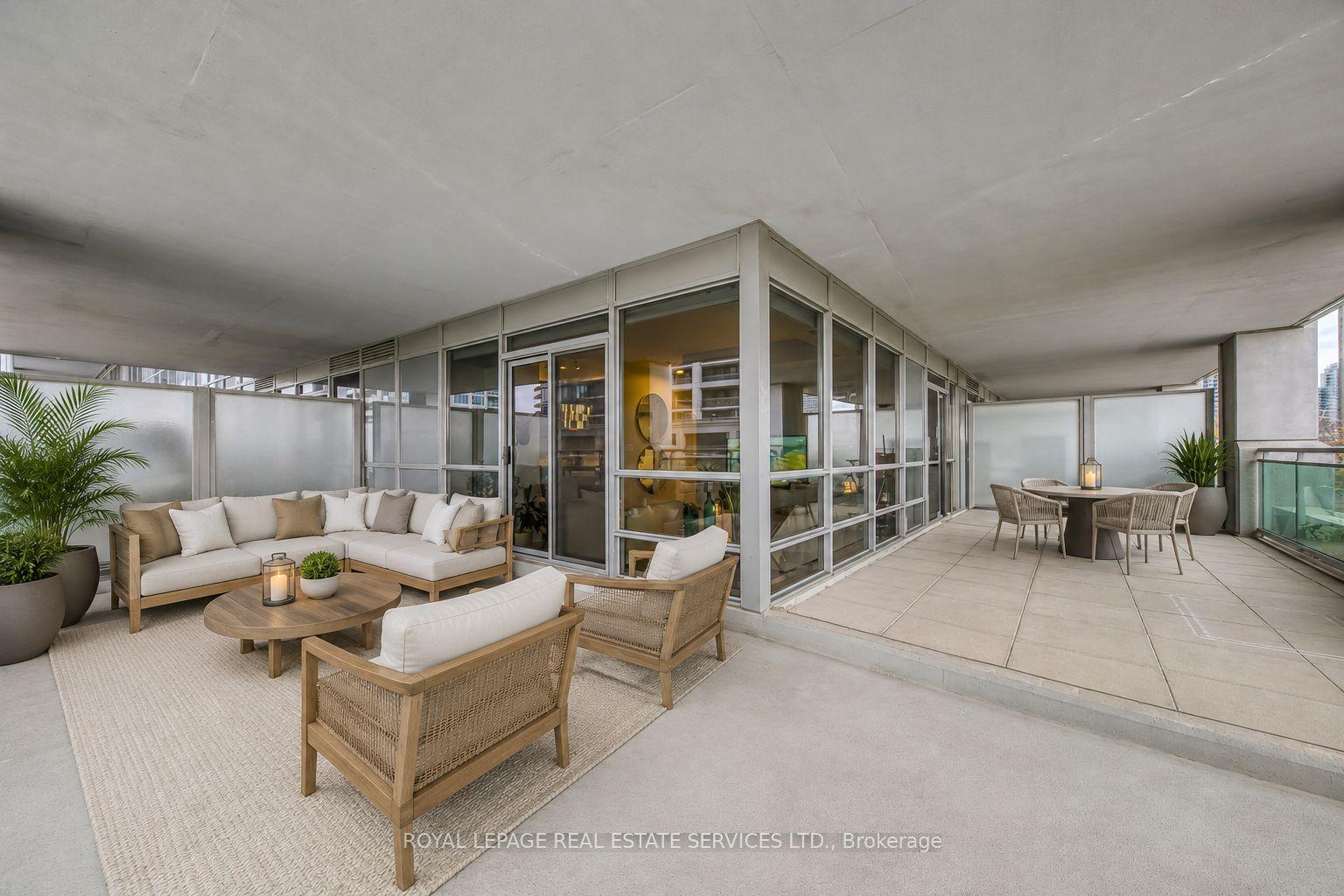 16 Brookers Lane 203 #203, Toronto — Condo for sale, photo 1