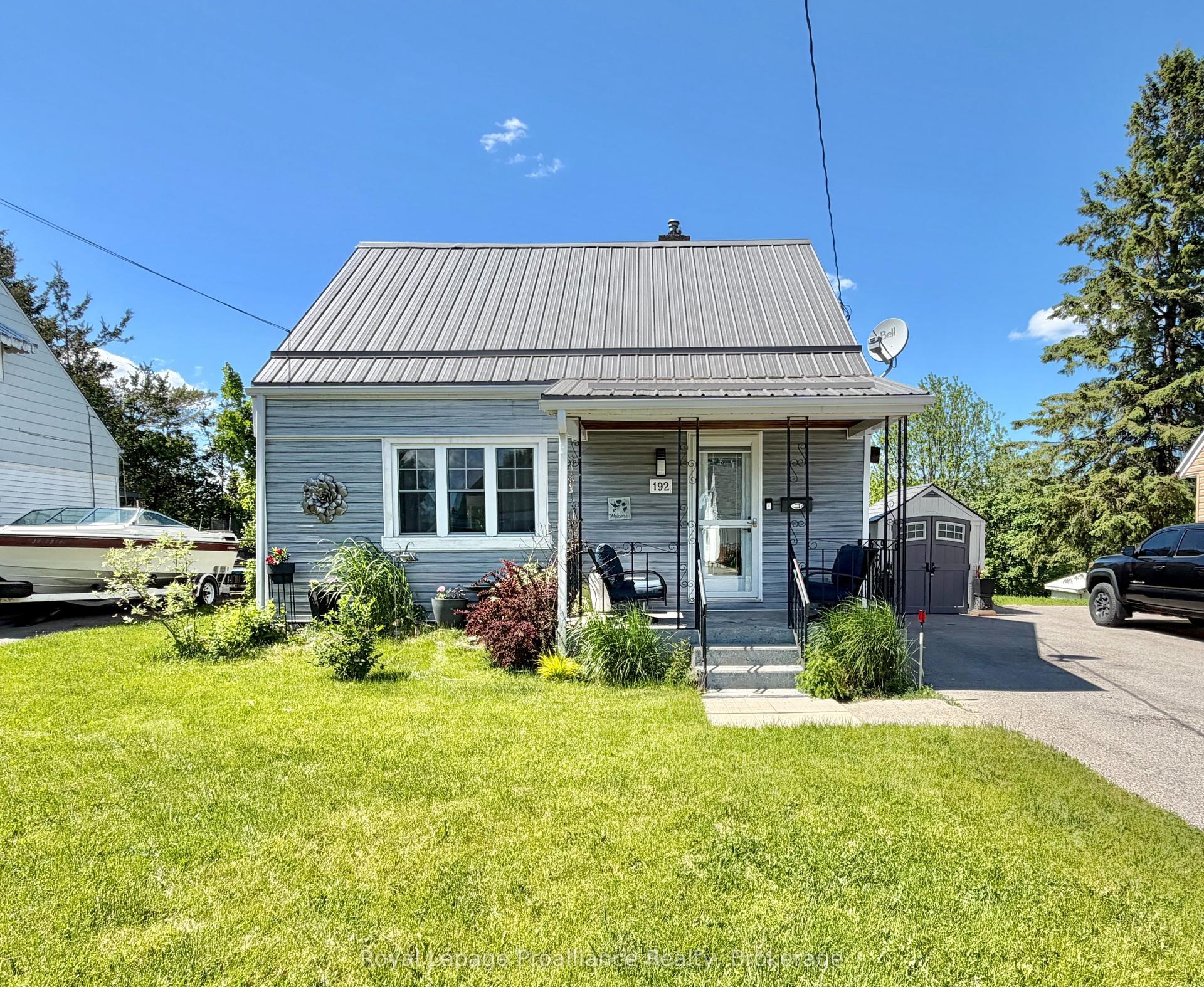 192 Pine Street — photo 1