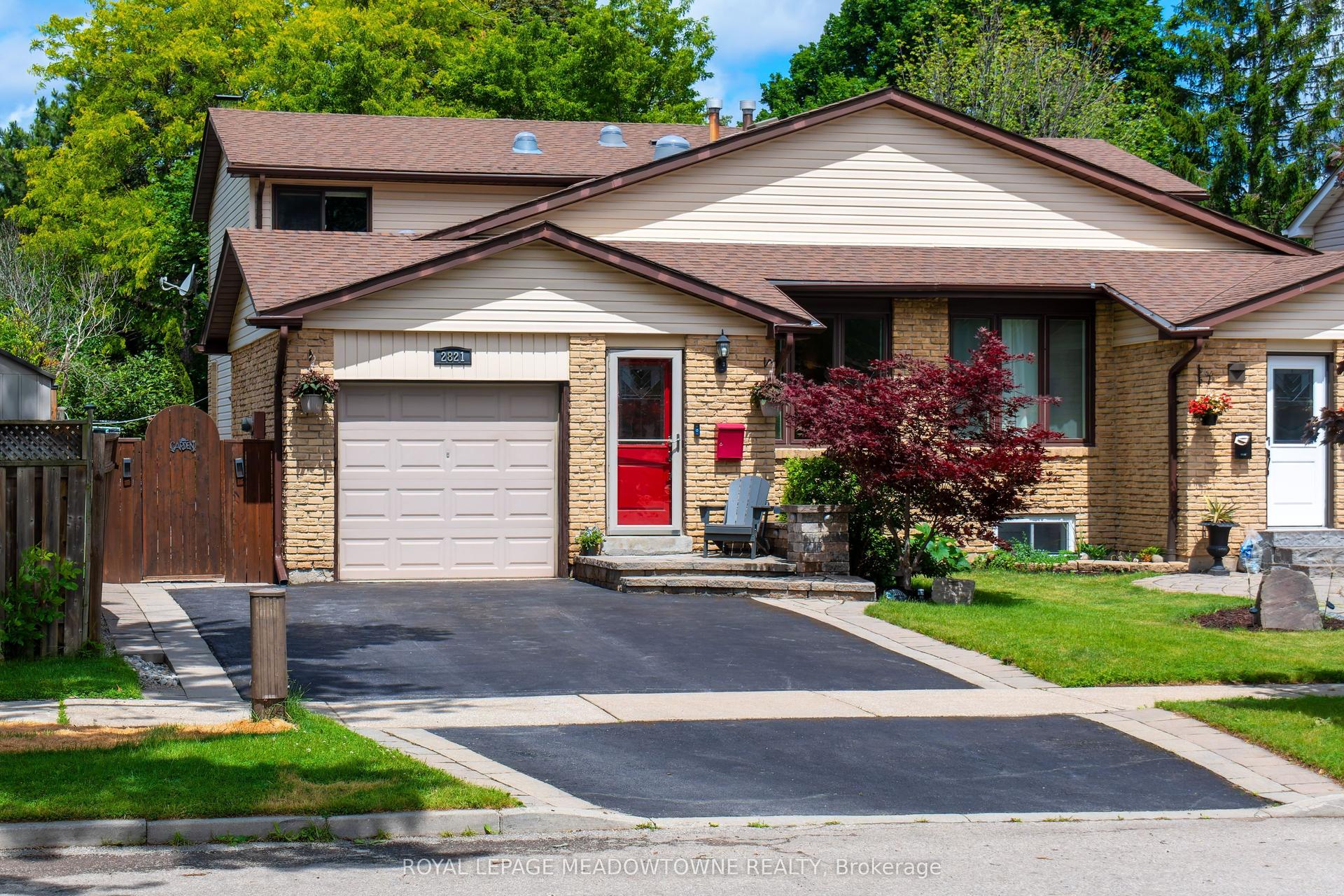 2821 Bucklepost Crescent — photo 1