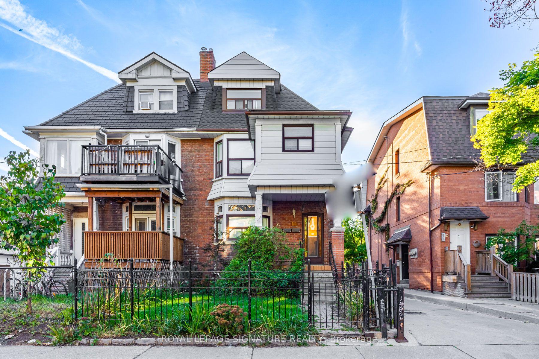 14 Howland Avenue 1 #1, Toronto — Semi-Detached for lease, photo 1